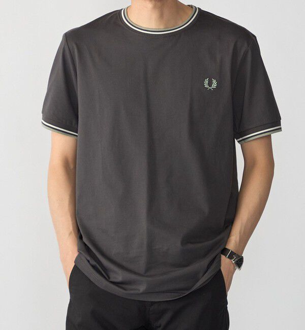 SHIPS「FRED PERRY: M1588V_TWIN TIPPED」|Tシャツ・カットソー|ダークグレー