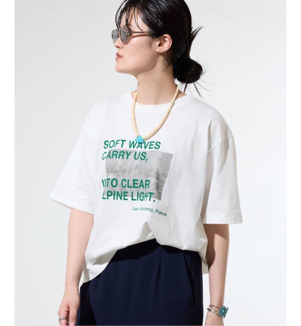 IENA「《WEB限定/追加》コットンフォトプリント ロゴTシャツ」|Tシャツ・カットソー|グリーン