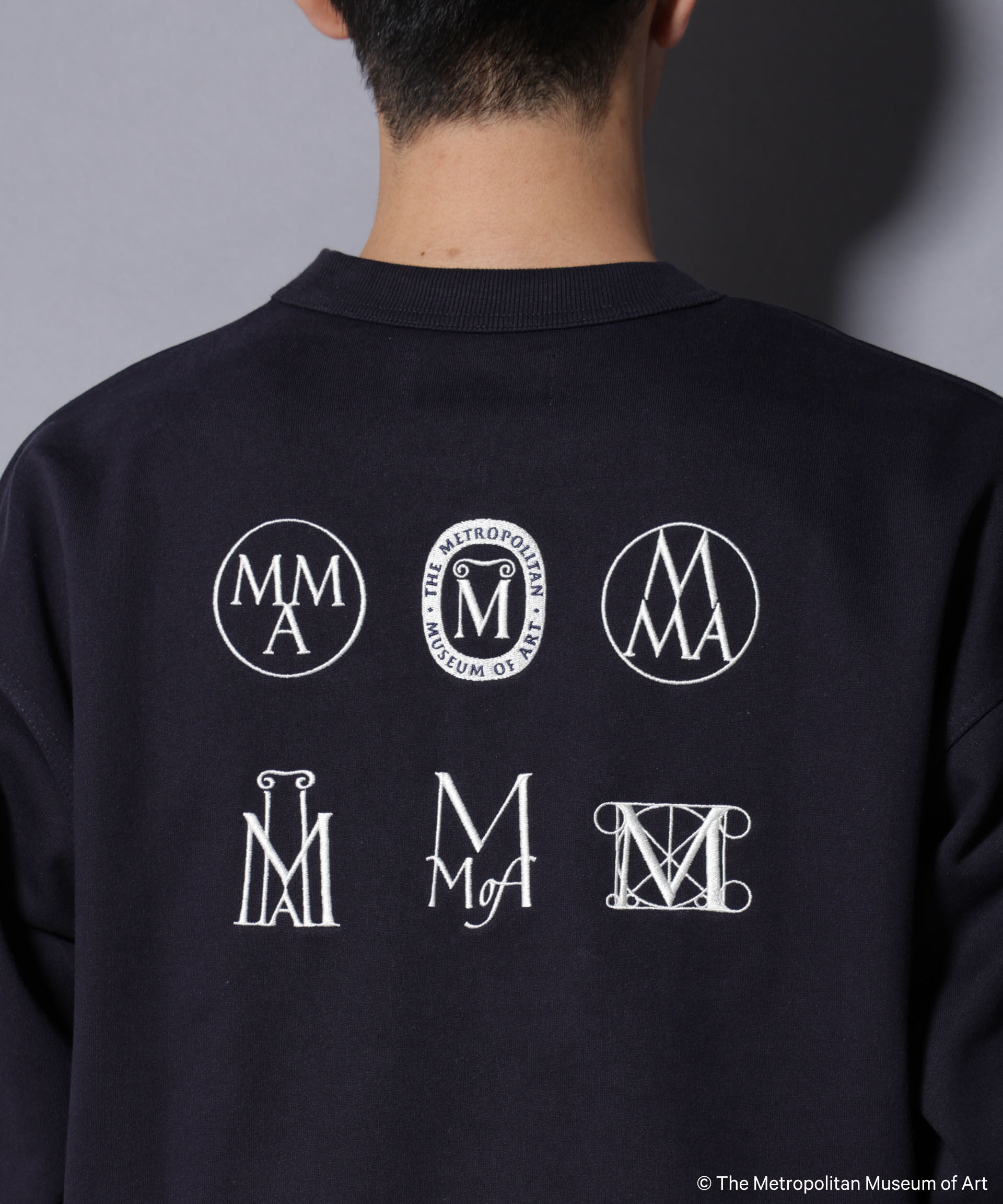 nano･universe「「The Met」ロゴ&times;アーカイブロゴ刺繍スウェット(セットアップ可)」|Tシャツ・カットソー|