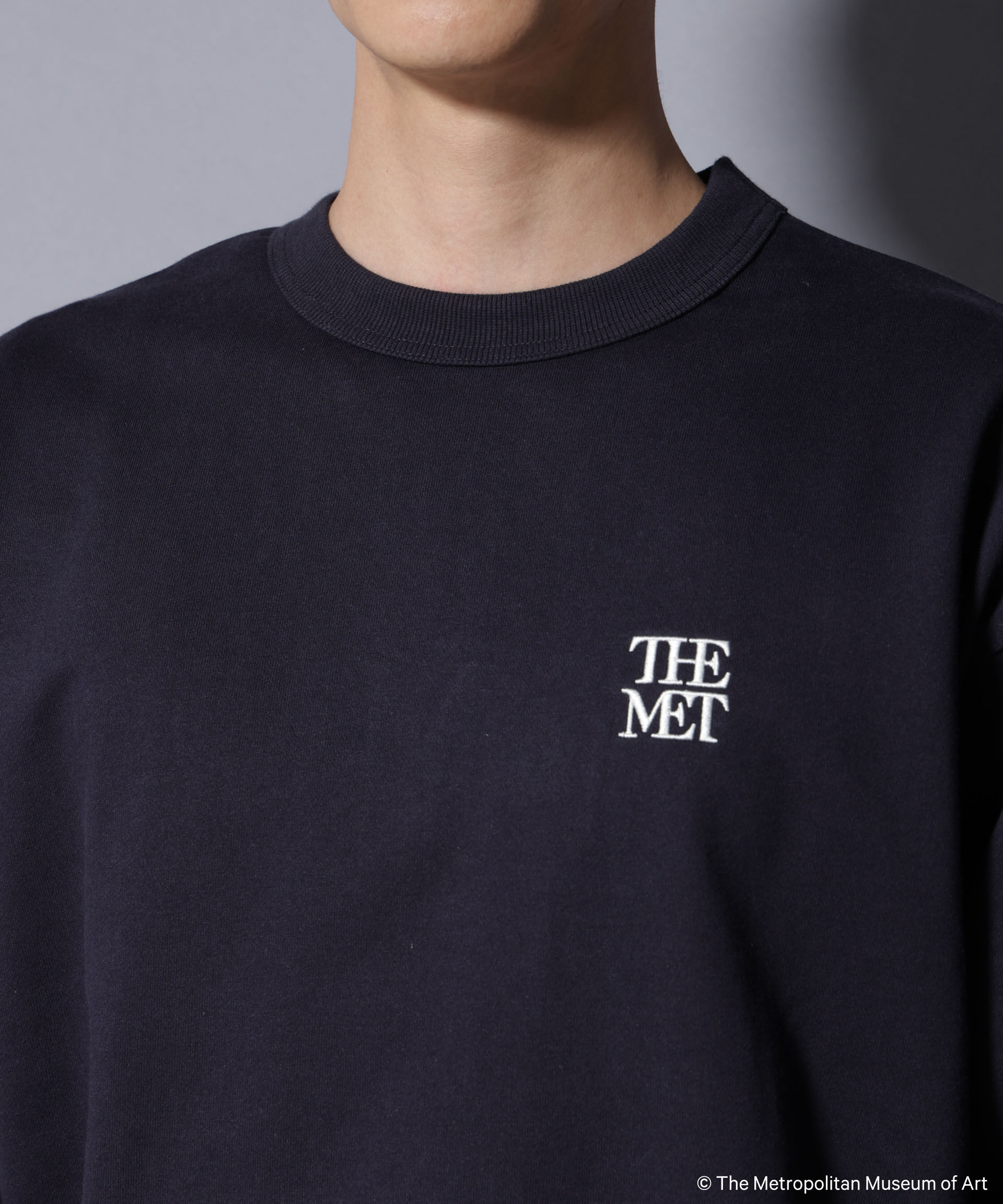 nano･universe「「The Met」ロゴ&times;アーカイブロゴ刺繍スウェット(セットアップ可)」|Tシャツ・カットソー|