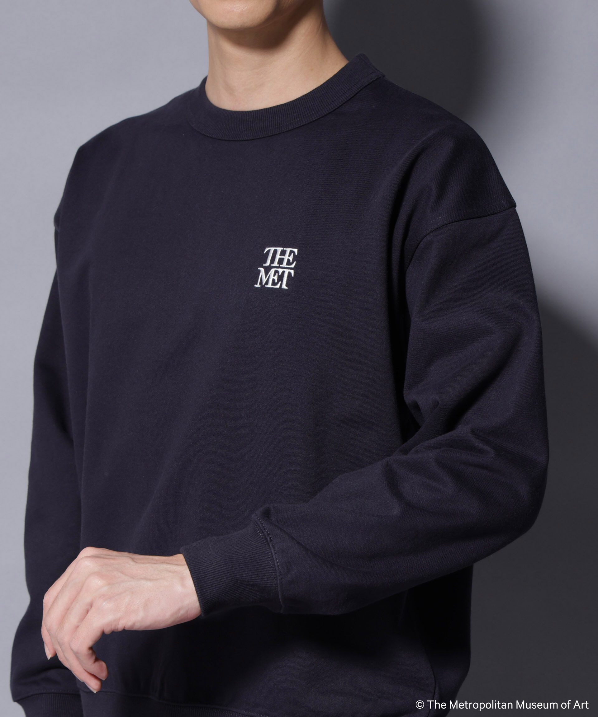 nano･universe「「The Met」ロゴ&times;アーカイブロゴ刺繍スウェット(セットアップ可)」|Tシャツ・カットソー|