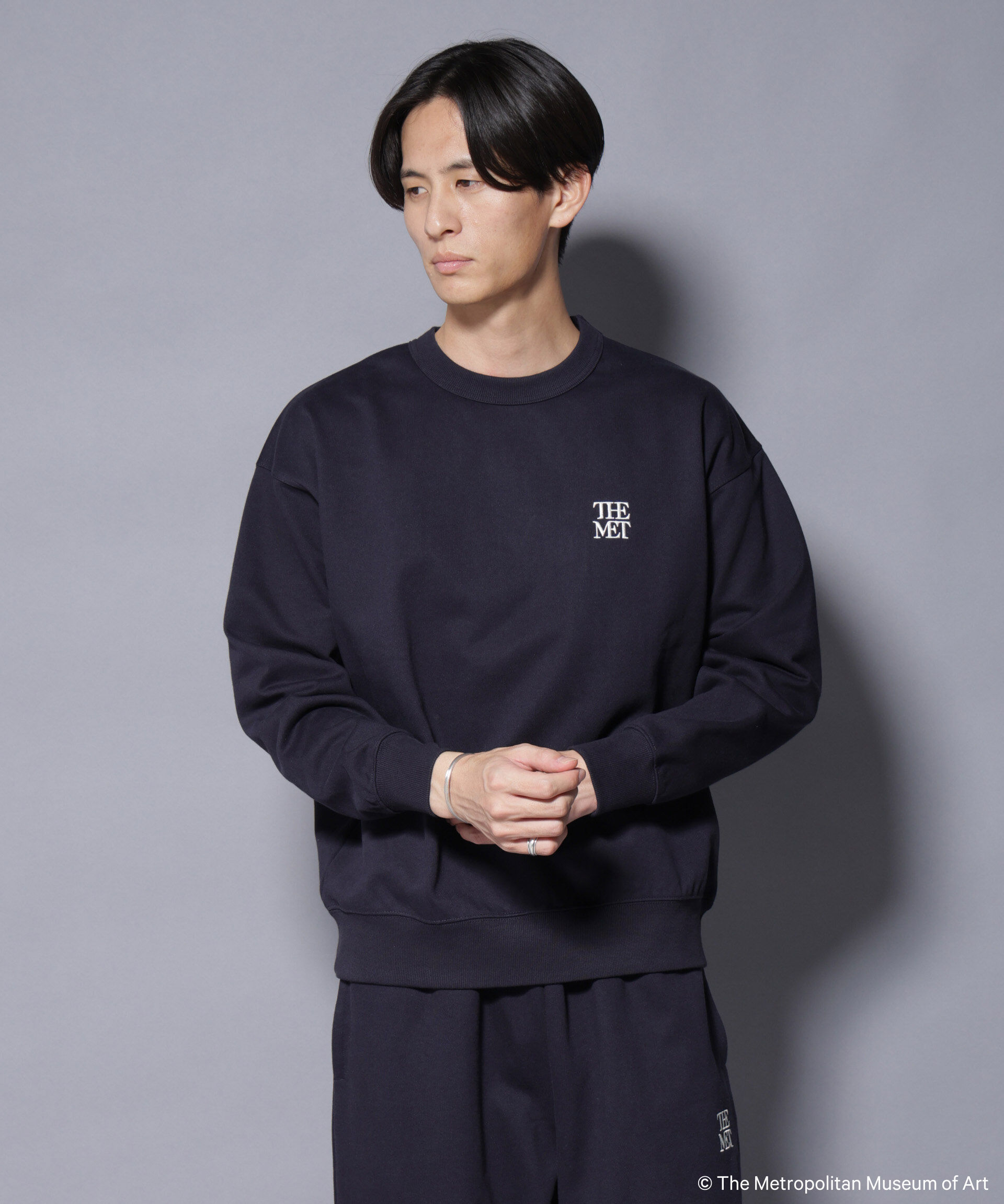 nano･universe「「The Met」ロゴ&times;アーカイブロゴ刺繍スウェット(セットアップ可)」|Tシャツ・カットソー|