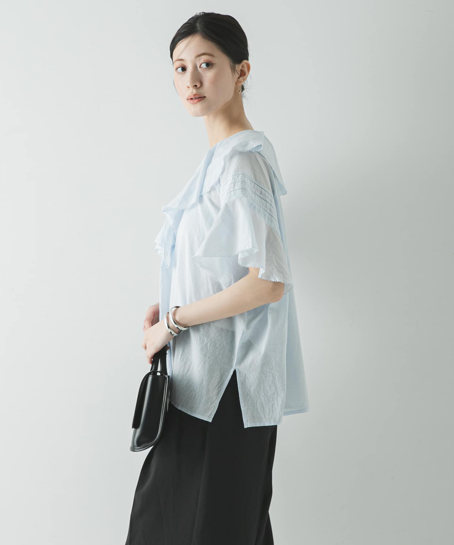 URBAN RESEARCH「ハーフスリーブラッフルブラウス」|シャツ・ブラウス|