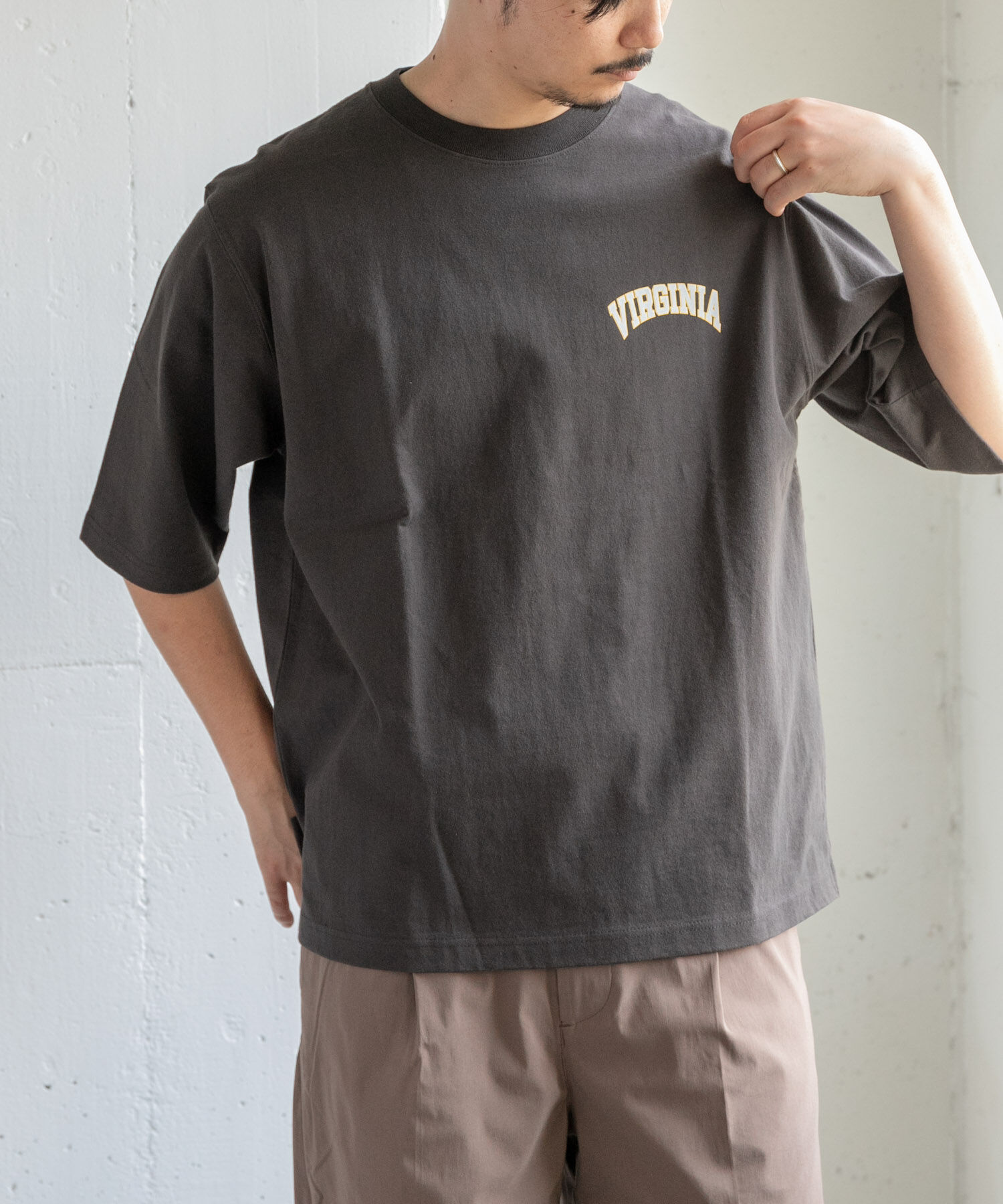 URBAN RESEARCH DOORS「FORK&SPOON　フロッキープリントTシャツ」|Tシャツ・カットソー|チャコールグレー