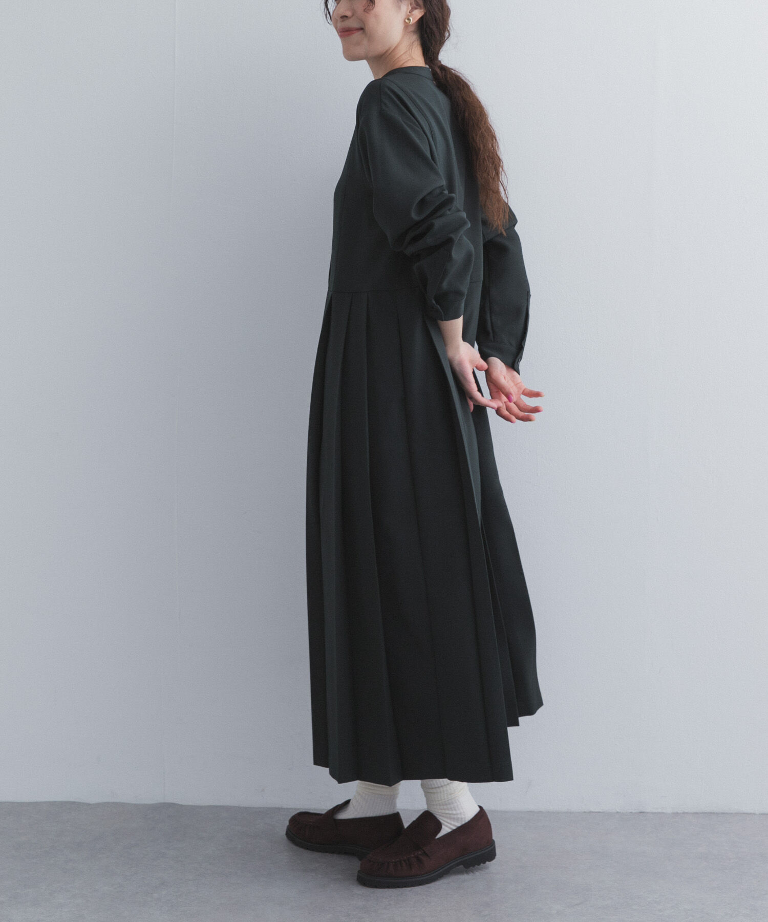 URBAN RESEARCH DOORS「『UR TECH』サイドプリーツ切替ワンピース」|ワンピース|