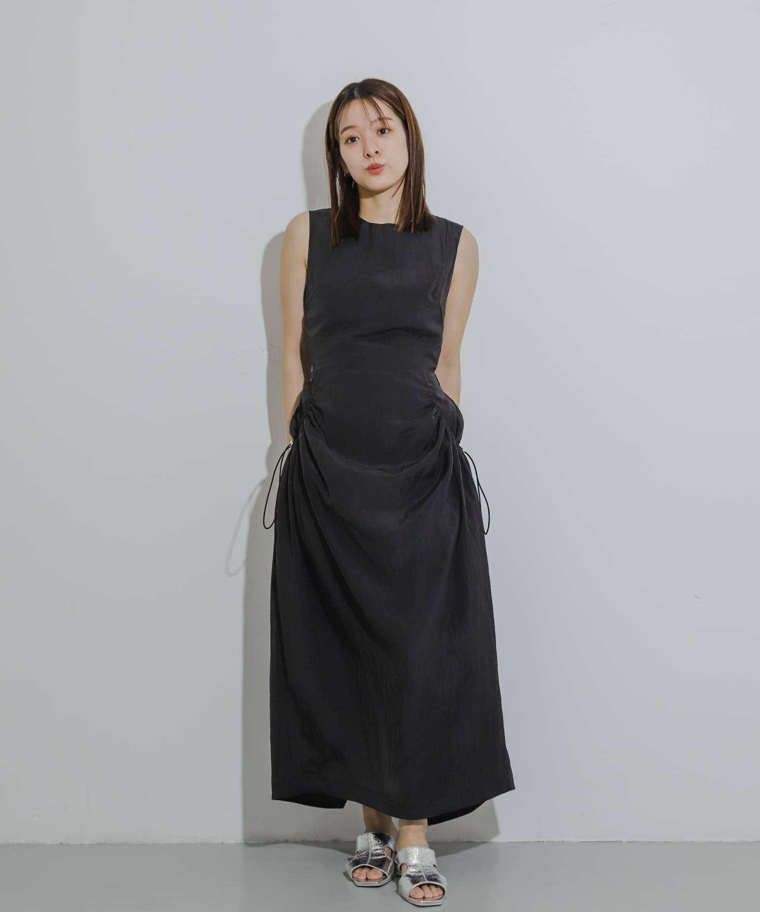 SENSE OF PLACE by URBAN RESEARCH「ナイロンギャザーコクーンワンピース」|ワンピース|