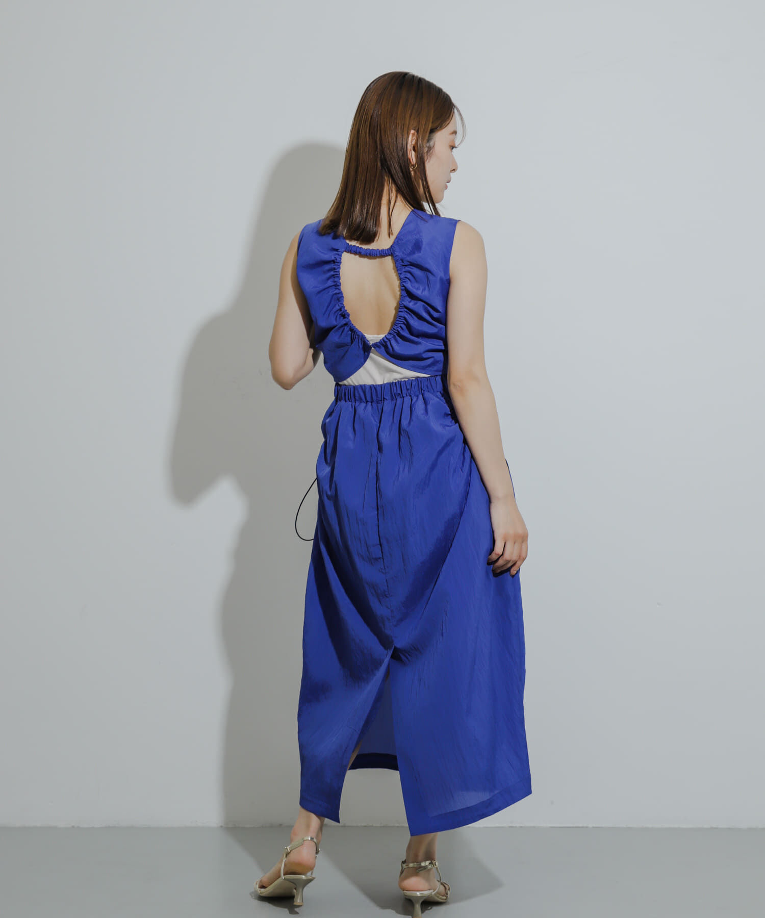SENSE OF PLACE by URBAN RESEARCH「ナイロンギャザーコクーンワンピース」|ワンピース|