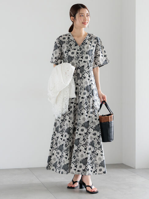 Te chichi「【LIBERTY FABRICS】Vネックフレアワンピース」|ワンピース|ブラック