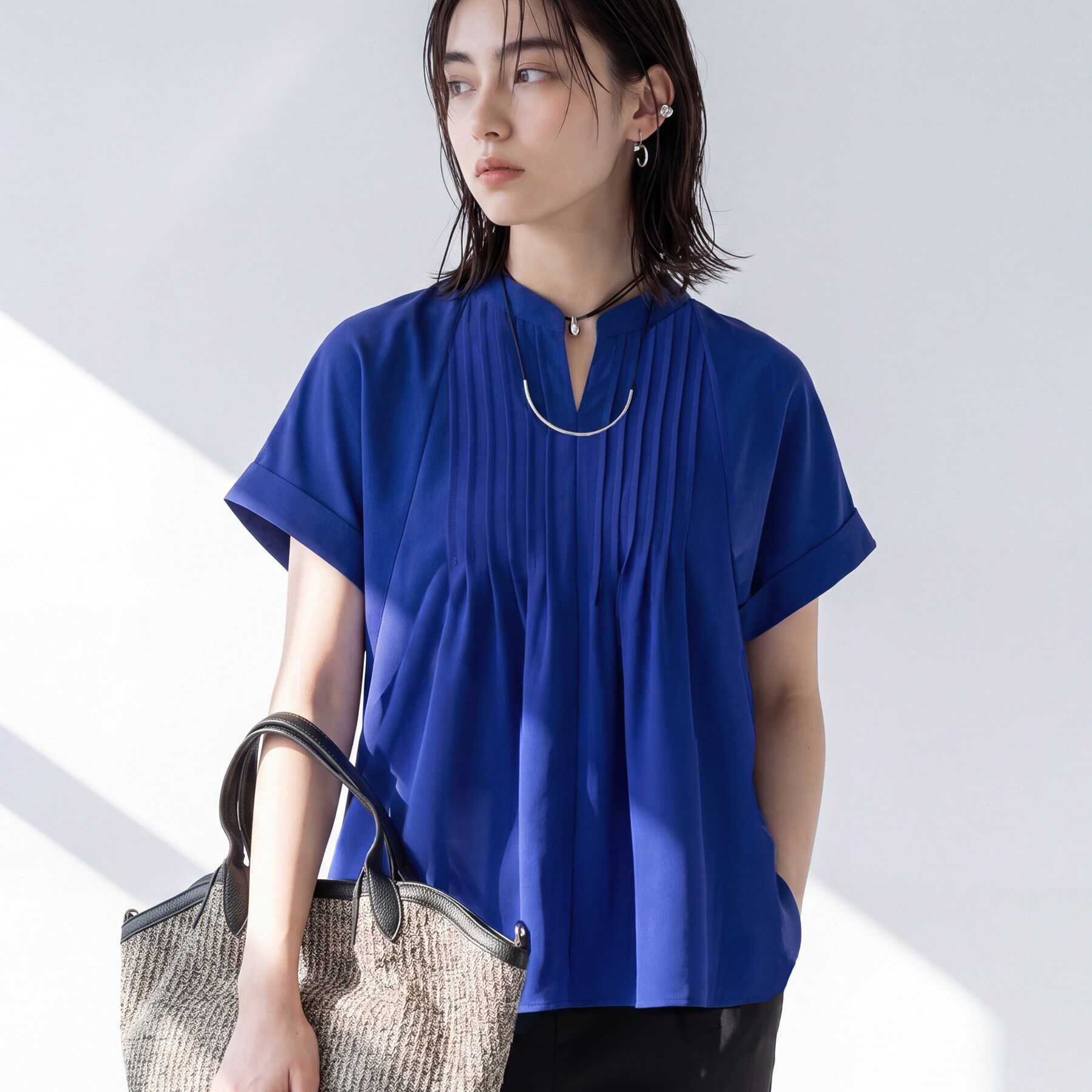 INDIVI「【撥水／UVケア／SETUP可能】軽量タックスキッパーブラウス」|シャツ・ブラウス|
