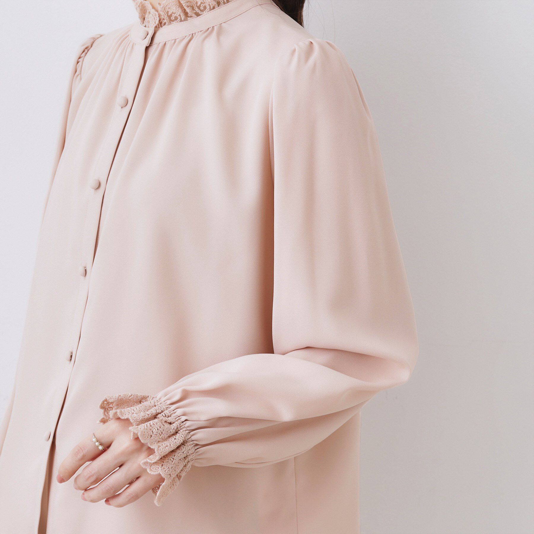 Couture broach「【2WAY・ハレの日・通勤】エンブロレースブラウス」|シャツ・ブラウス|