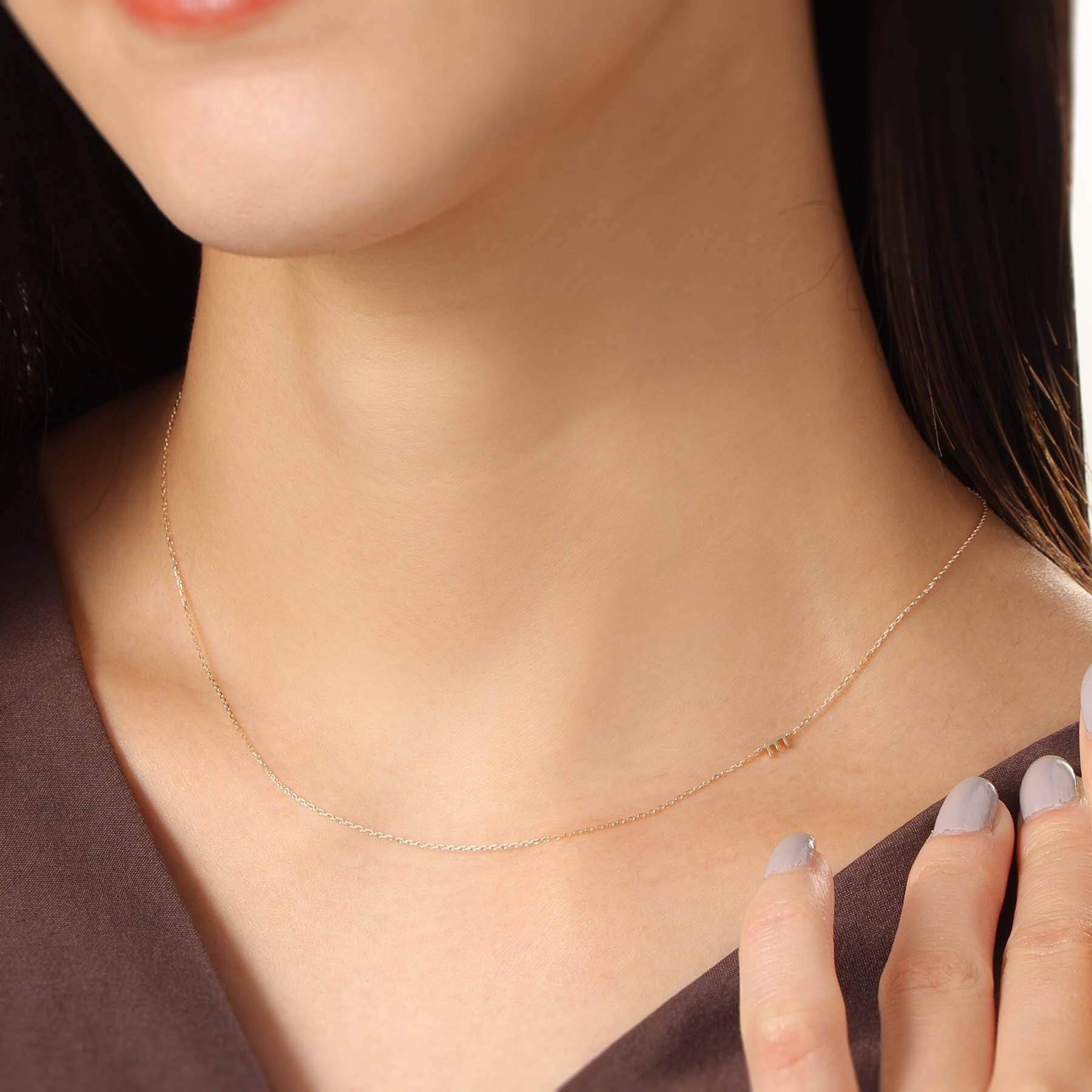 COCOSHNIK「【WEB限定】K10イニシャルＥ ネックレス」|ネックレス|