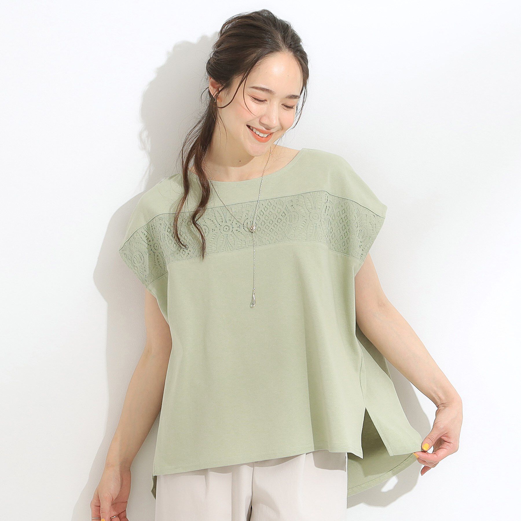 SHOO･LA･RUE「【洗える/S-LL/体型カバー】レース使いが華やか フレンチスリーブコットンTシャツ」|Tシャツ・カットソー|