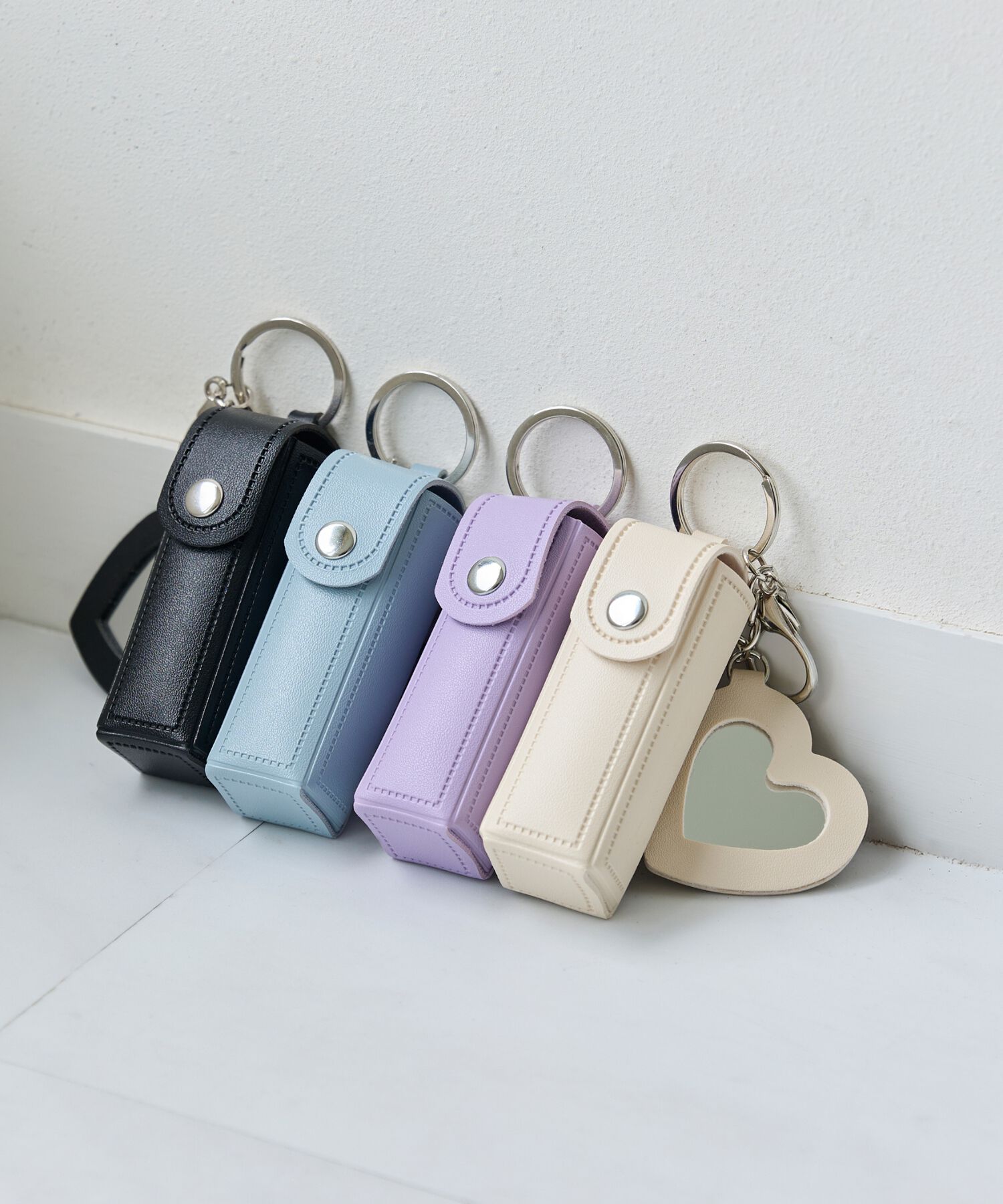 Phoebe「【ミラー付き】リップケース　ハート型ミラー　チャーム　レザー調　パープル」|チャーム・キーホルダー|