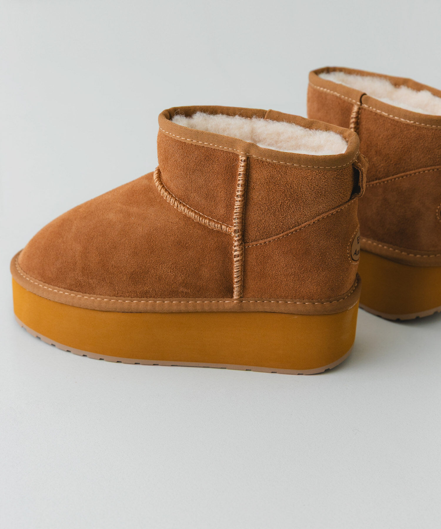 RODE SKO「EMU　PLATFORM MICRO WOOL」|ショートブーツ|キャメル