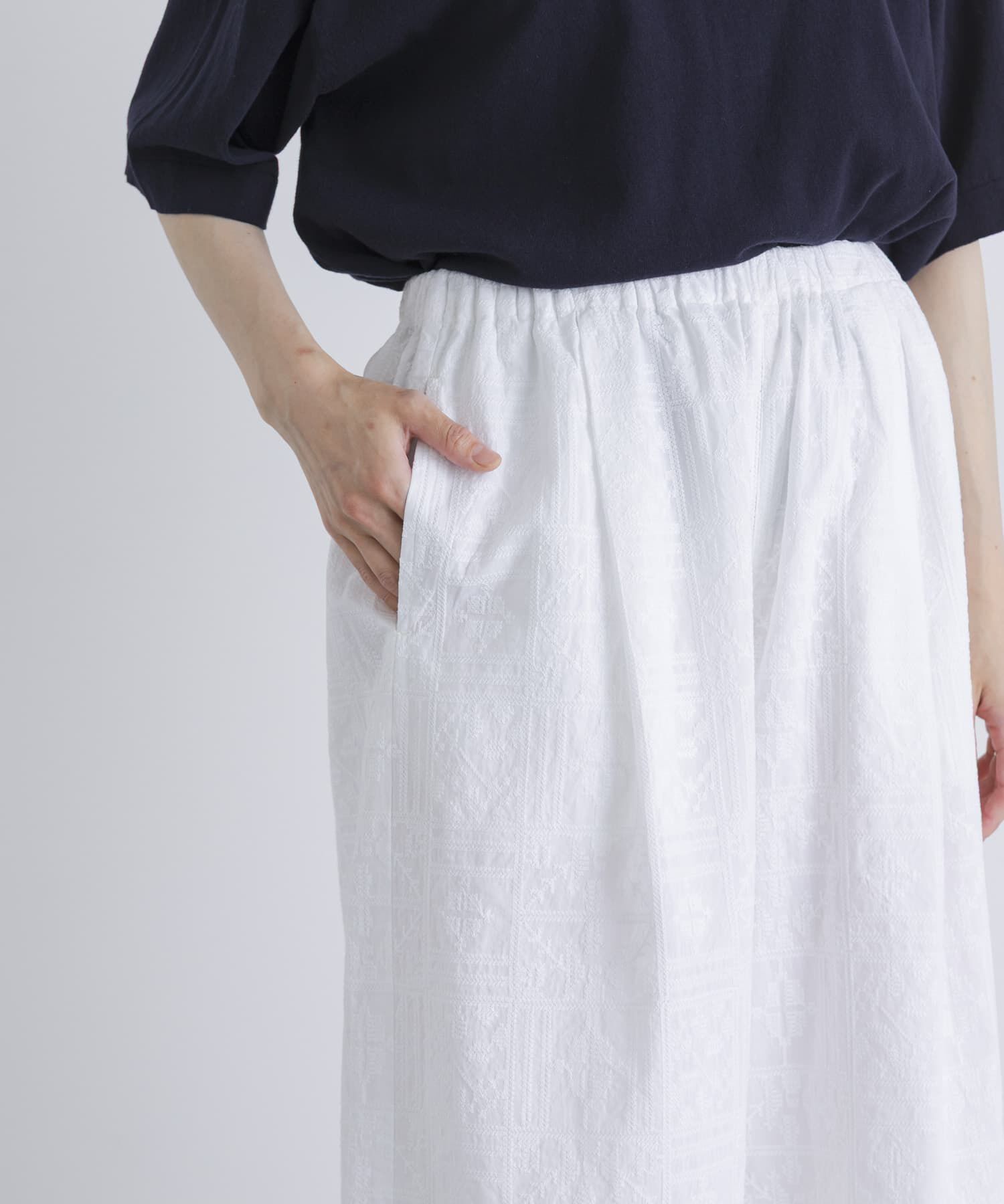かぐれ「コットンクロス刺しゅうワイドパンツ」|その他|
