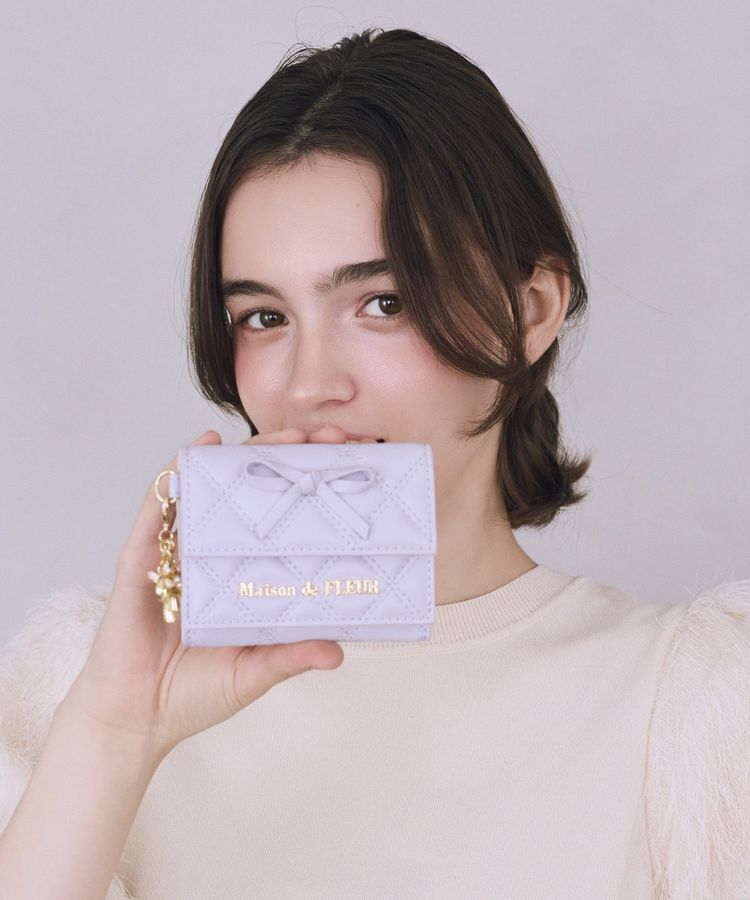 Maison de FLEUR「リボンチャームキルティングプチウォレット」|財布|ラベンダー