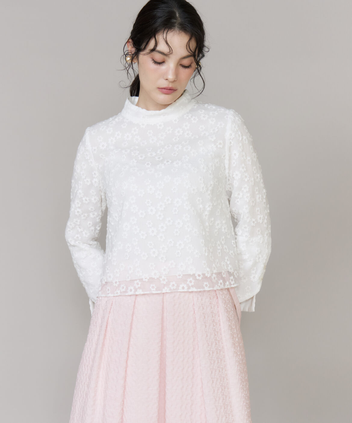 Maglie le cassetto「《WEB・POPUP限定》フラワー刺繍シアーブラウス《M Maglie le cassetto》」|シャツ・ブラウス|