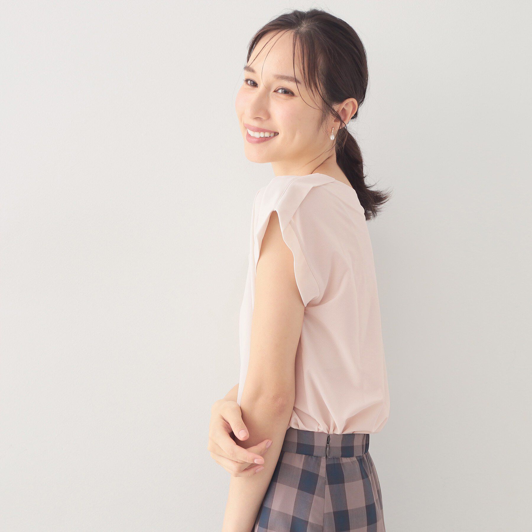 index「【接触冷感】ひんやりキーネックフレンチトップス《洗濯機OK》」|Tシャツ・カットソー|
