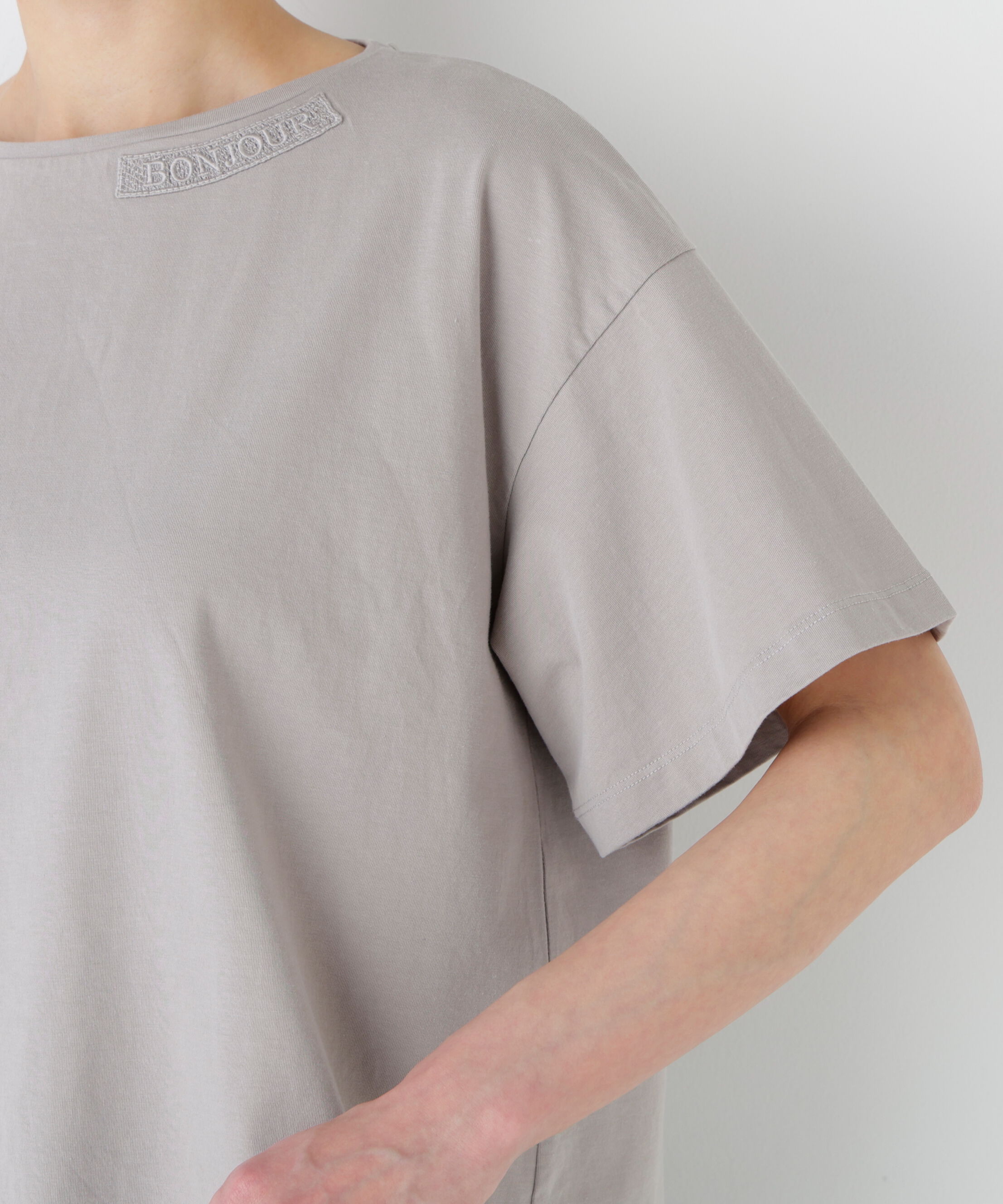  「《洗える》Bonjour刺繍モチーフＴシャツ」|Tシャツ・カットソー|