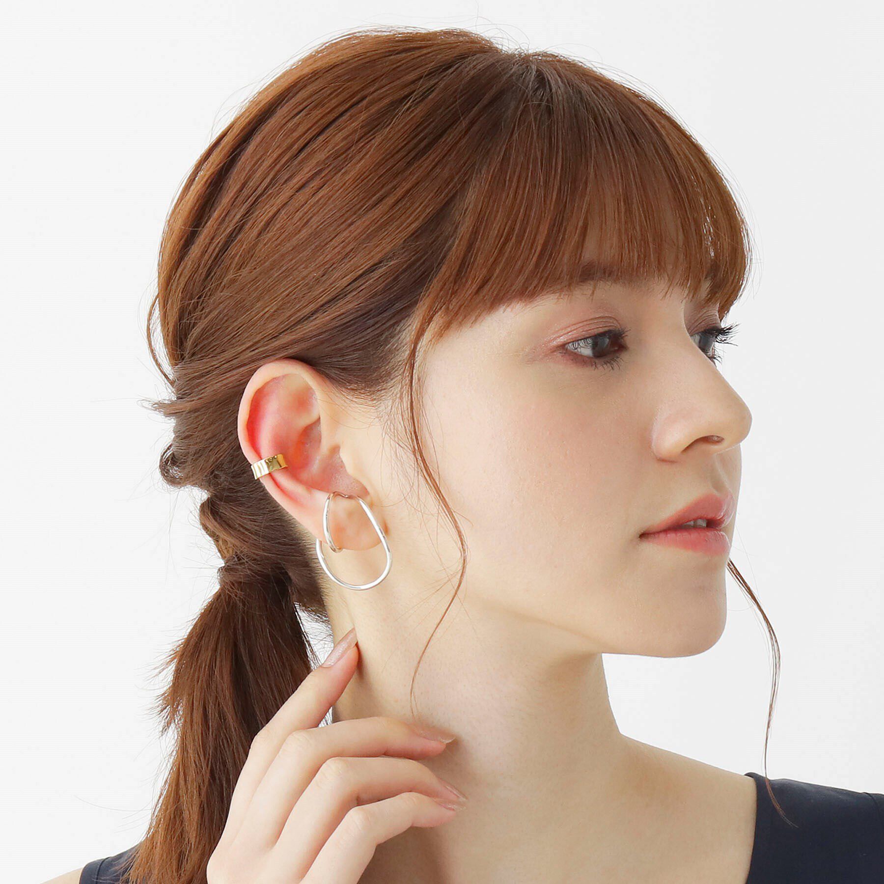 COCOSHNIK「シルバー クロスウェーブ イヤーカフ」|イヤーカフ|