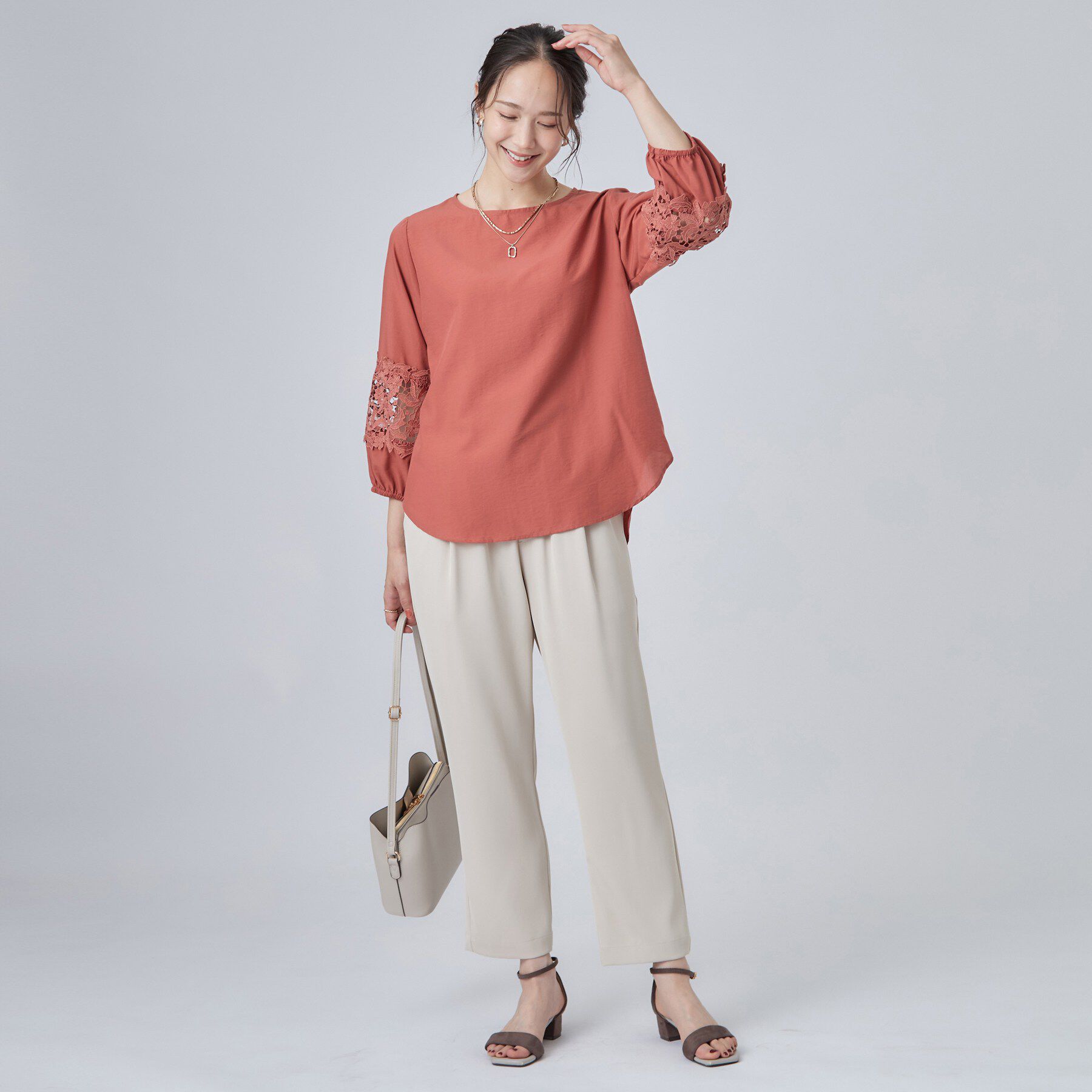 SHOO･LA･RUE「【洗濯機可/S-LL/洗濯後しわになりにくい】お袖レースデザインブラウス」|シャツ・ブラウス|