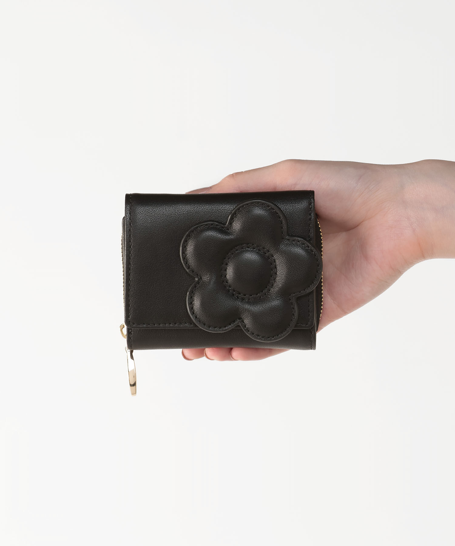 MARY QUANT「ビッグデイジーパッチ ミニウォレット」|財布|ブラック