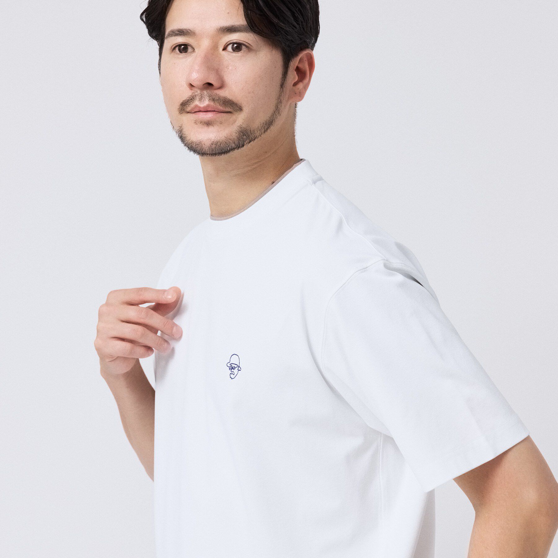 TAKEO KIKUCHI「【汗染み軽減/接触冷感】フェイクレイヤード ワンポイント刺繍Ｔシャツ」|Tシャツ・カットソー|