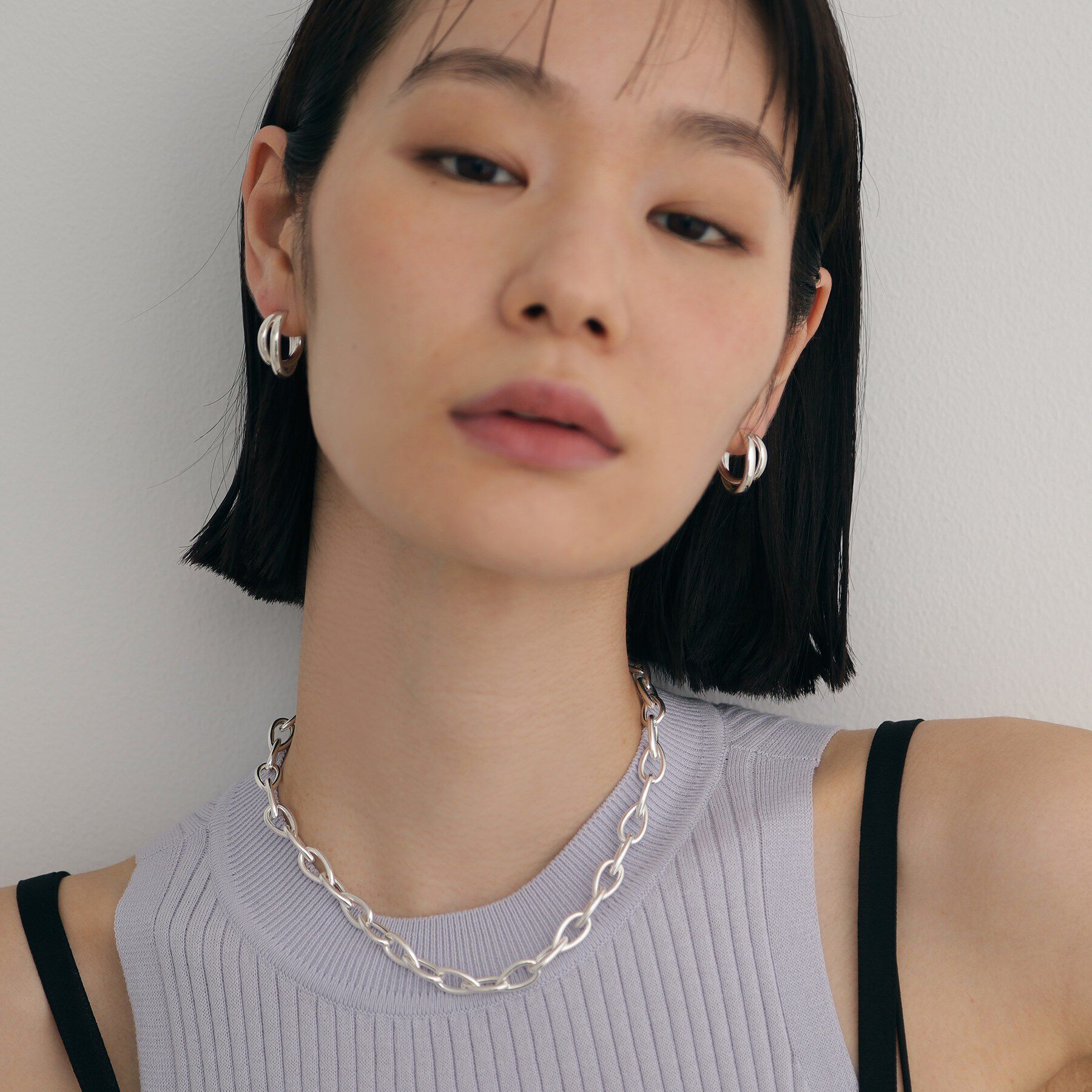 COCOSHNIK ONKITSCH「シルバー ドームクロスフープピアス」|ピアス|