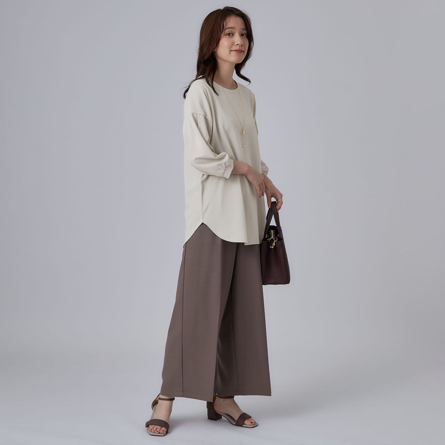 SHOO･LA･RUE「【着丈選べる/2点セット】大人のきれい見え ネックレス付き お袖タック8分袖トップス」|Tシャツ・カットソー|