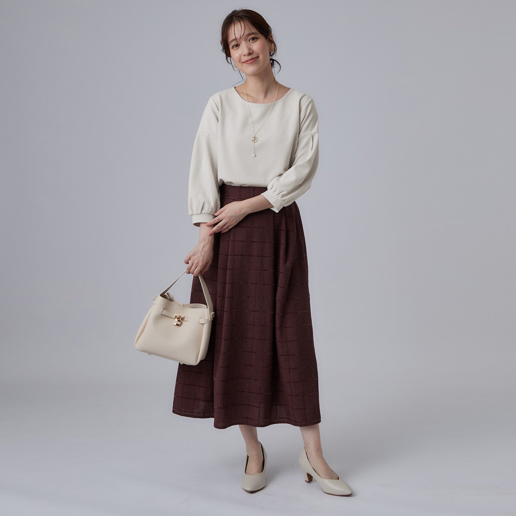 SHOO･LA･RUE「【着丈選べる/2点セット】大人のきれい見え ネックレス付き お袖タック8分袖トップス」|Tシャツ・カットソー|