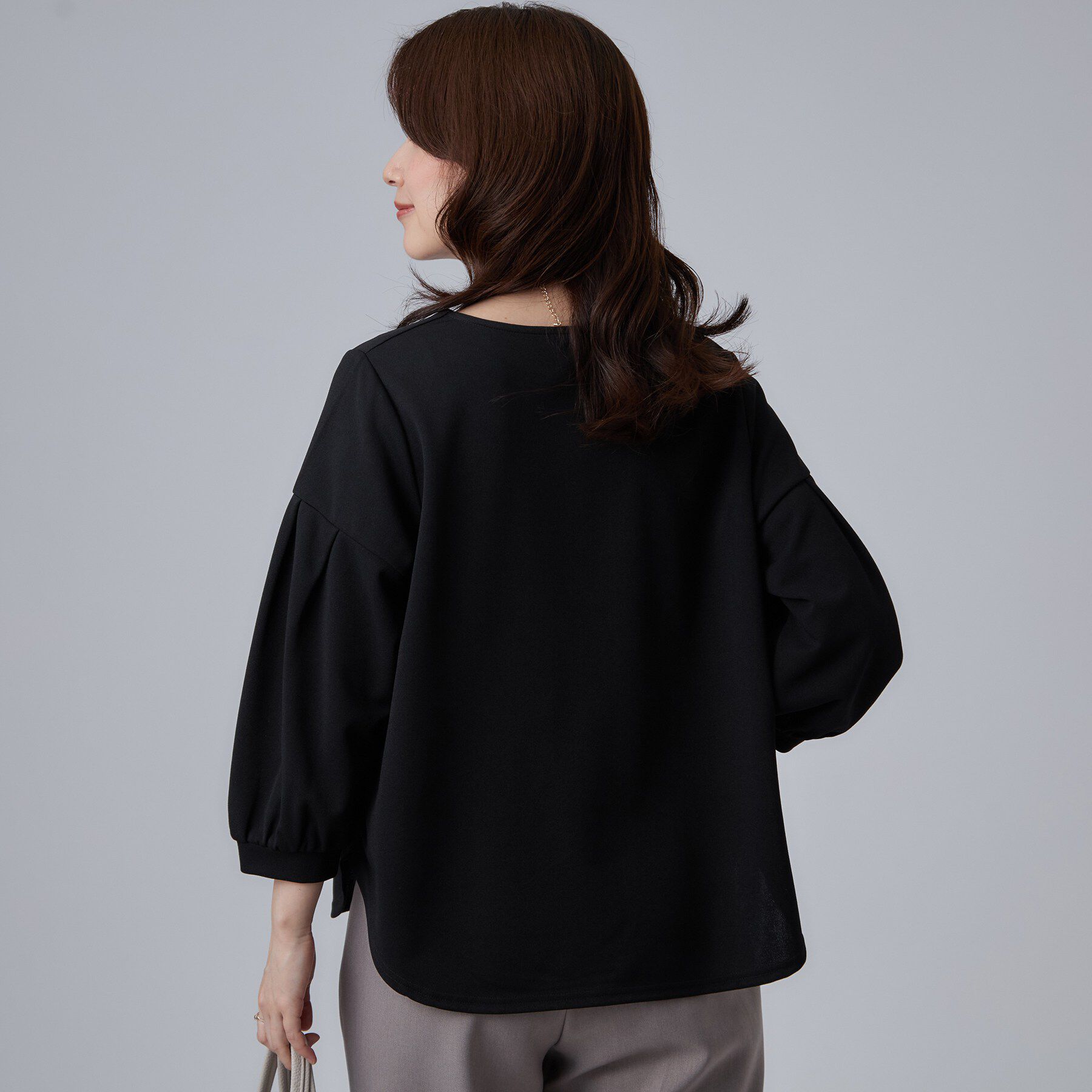 SHOO･LA･RUE「【着丈選べる/2点セット】大人のきれい見え ネックレス付き お袖タック8分袖トップス」|Tシャツ・カットソー|