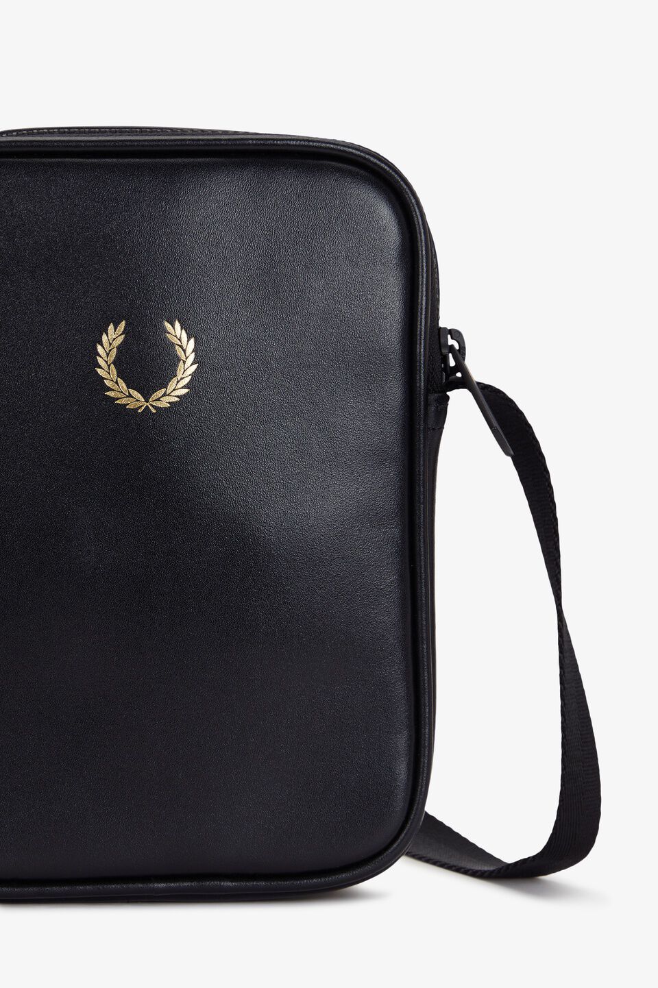 FRED PERRY 「Smooth Leather Small Side Bag／スムースレザースモールサイドバッグ」|ショルダー・メッセンジャー|