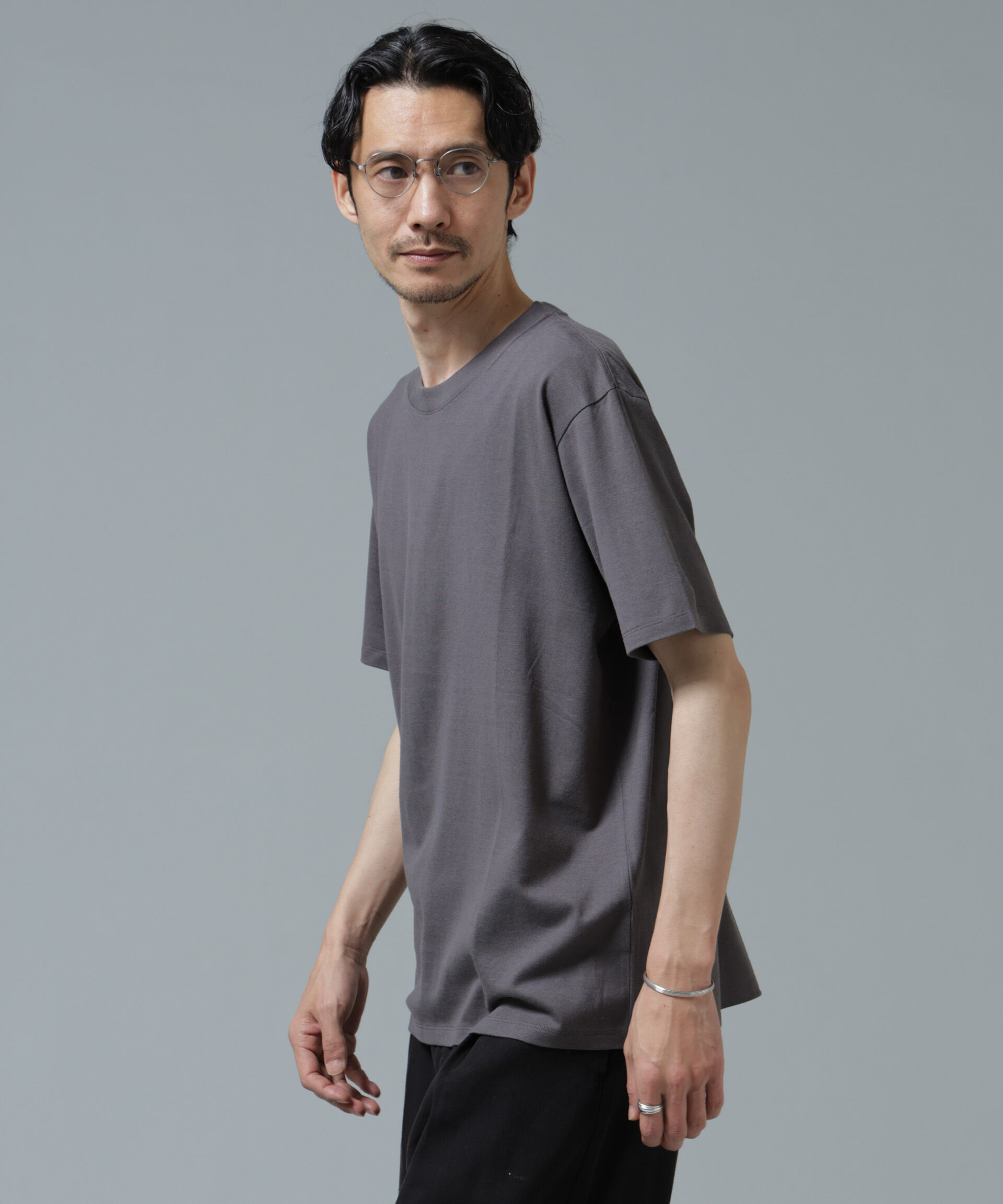 NANO universe「Anti Soaked(R) 汗染み防止 ライトウェイト 5.6oz ミドルシルエットTシャツ」|Tシャツ・カットソー|チャコール3