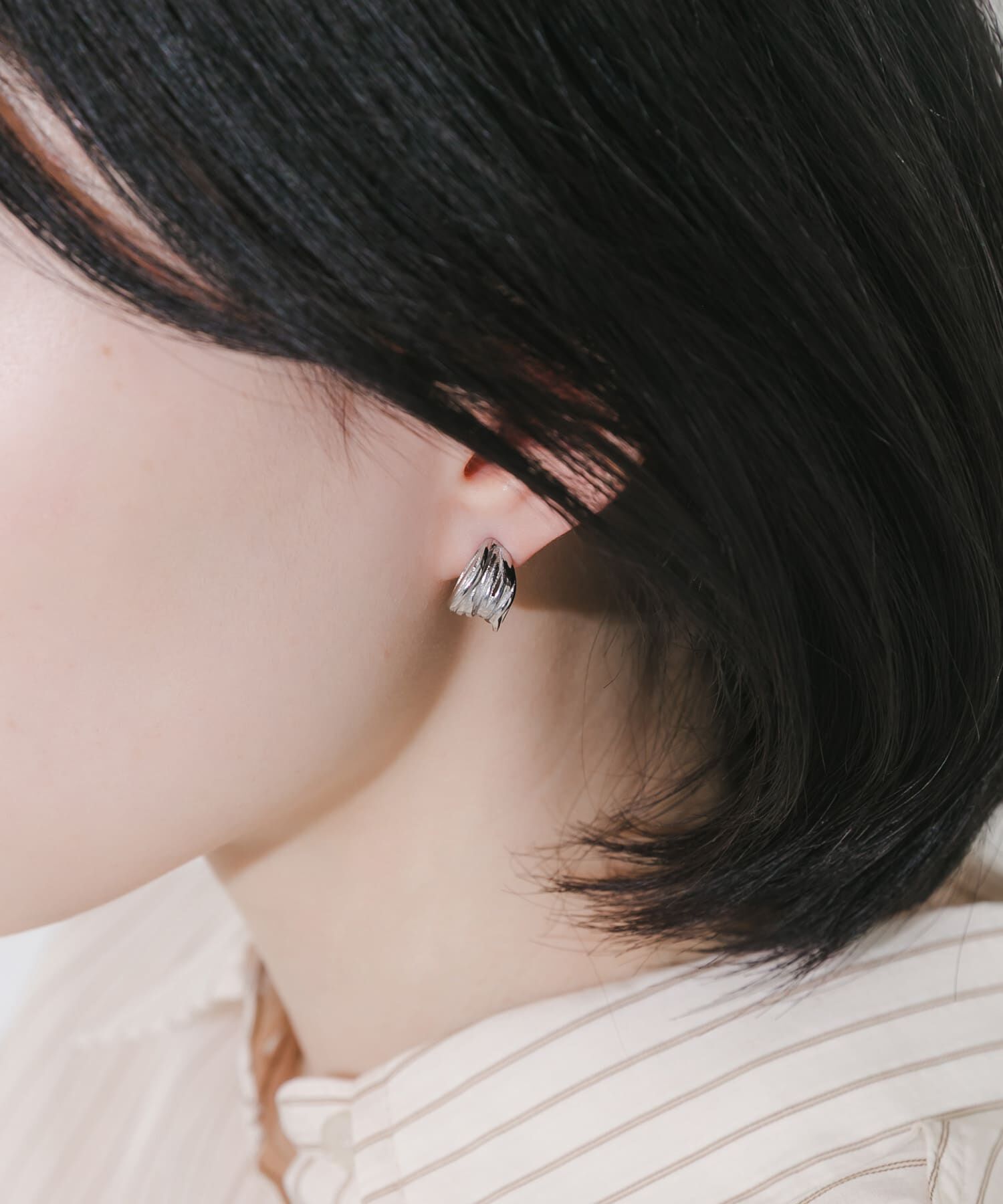SMELLY「ステンレスウェーブメタルピアス」|ピアス|