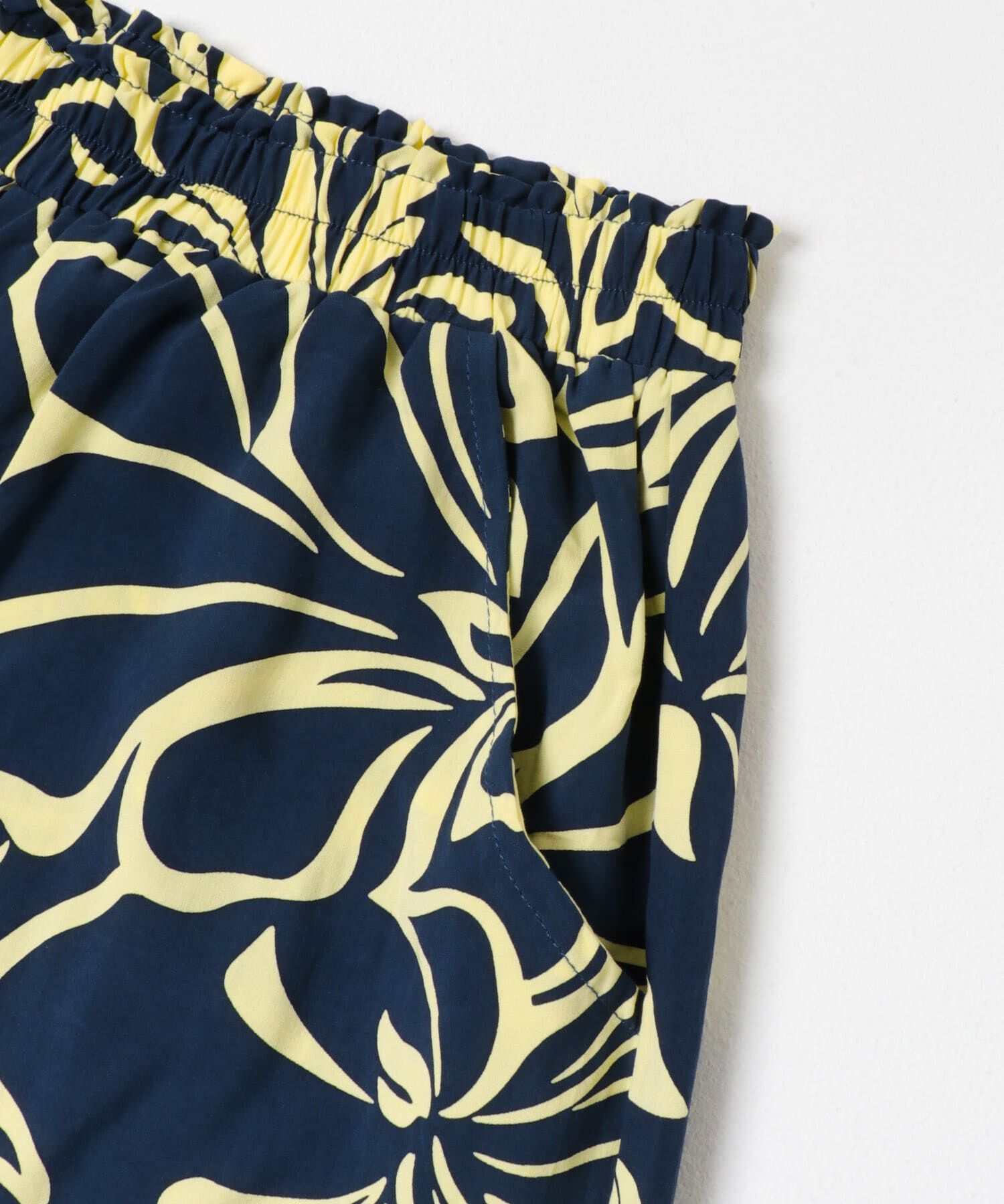 URBAN RESEARCH「『一部別注カラー』LUSANA　CICI PANTS」|その他|