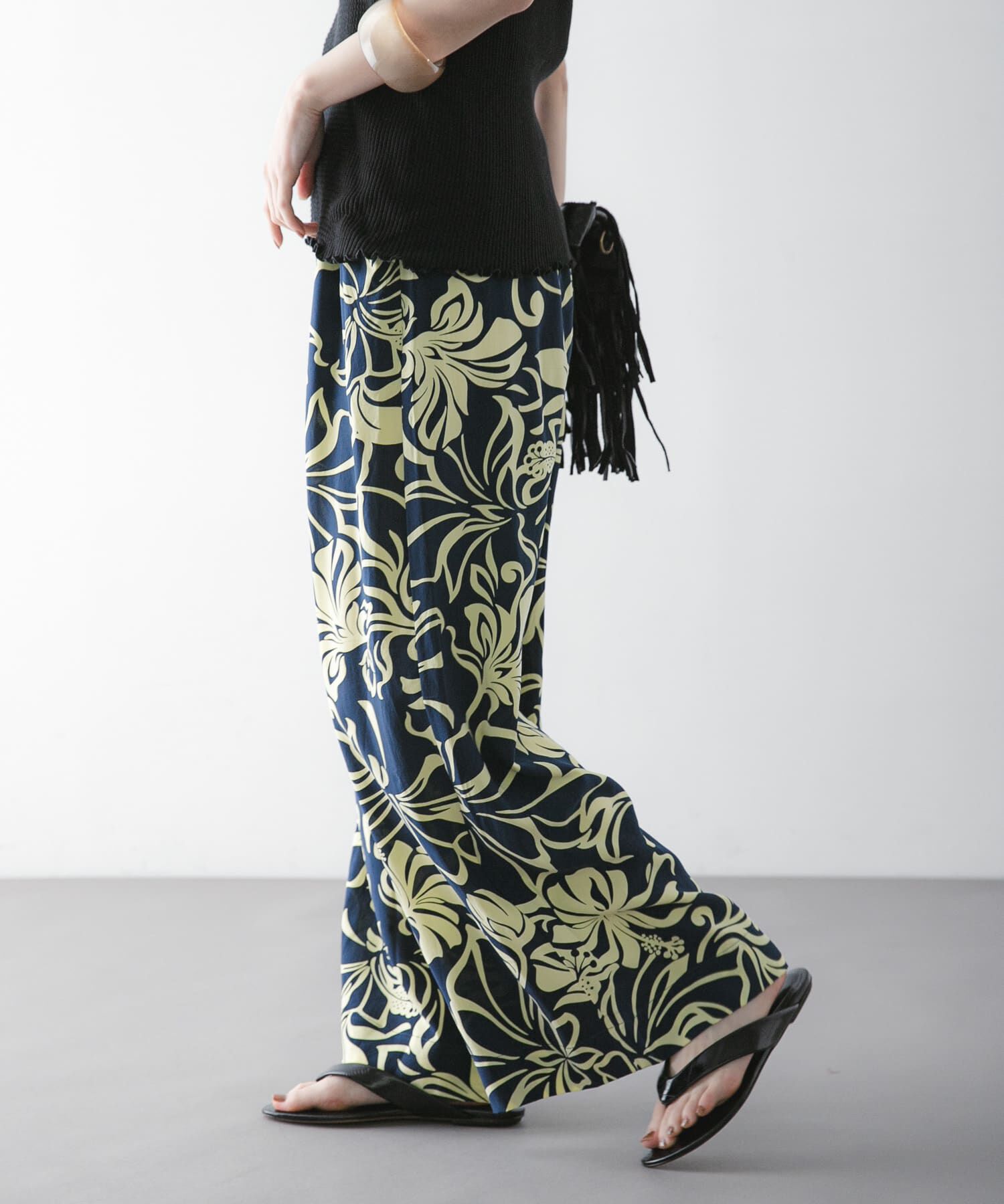 URBAN RESEARCH「『一部別注カラー』LUSANA　CICI PANTS」|その他|