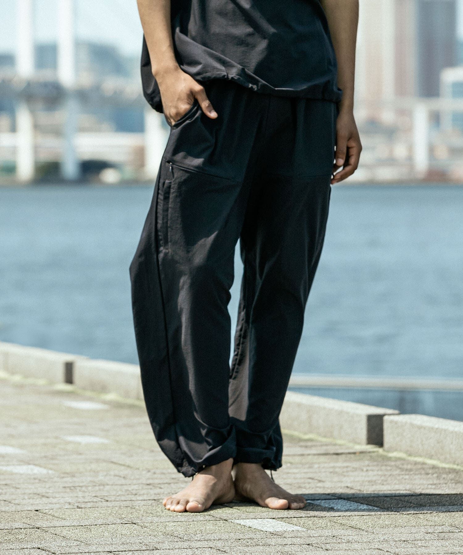 URBAN RESEARCH「『洗濯可/防シワ/撥水』COOL DOTS EASY PANTS」|その他|ネイビー