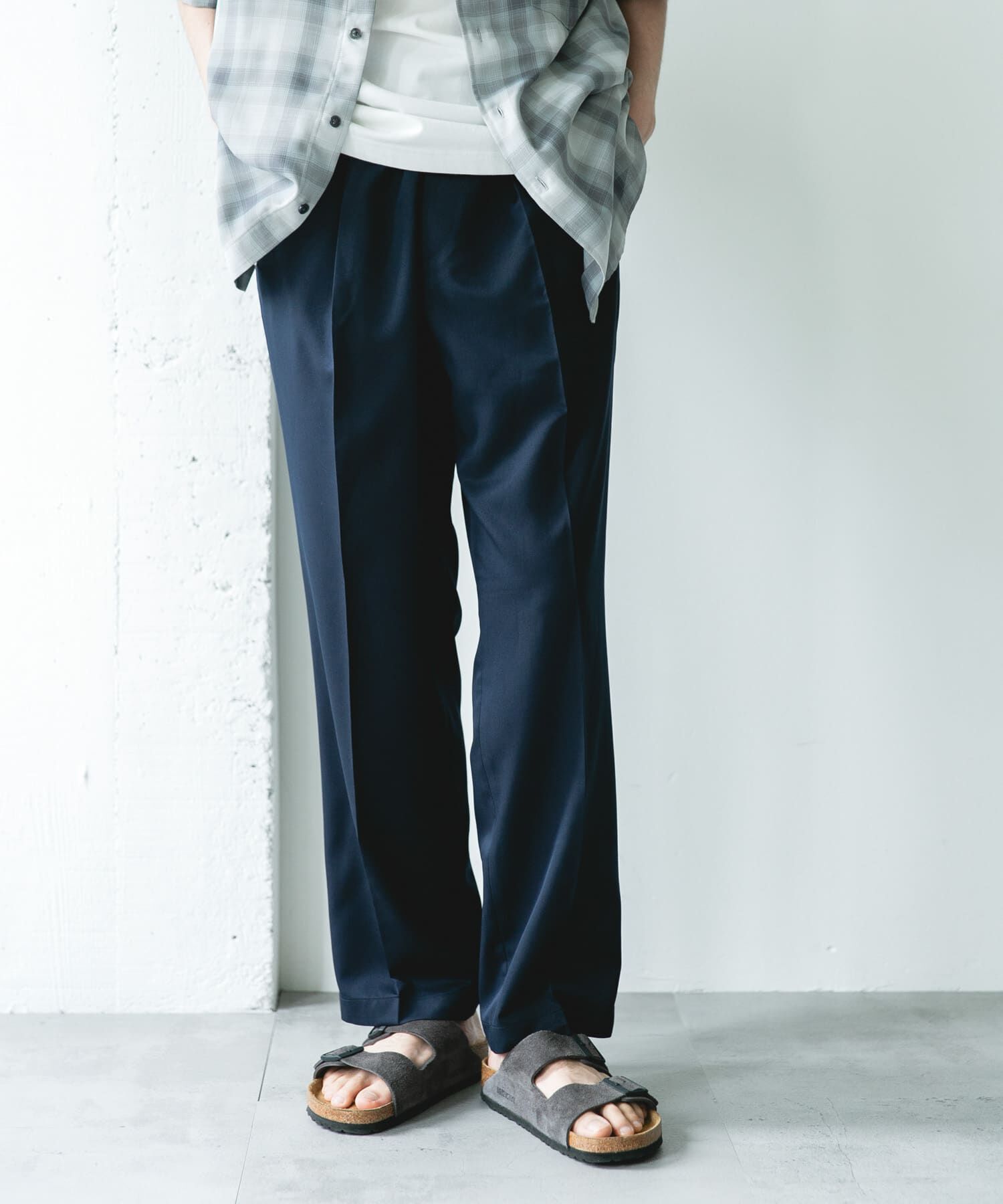 URBAN RESEARCH DOORS「COOLFIBER ツイルシャーリングスラックス」|その他|ネイビー