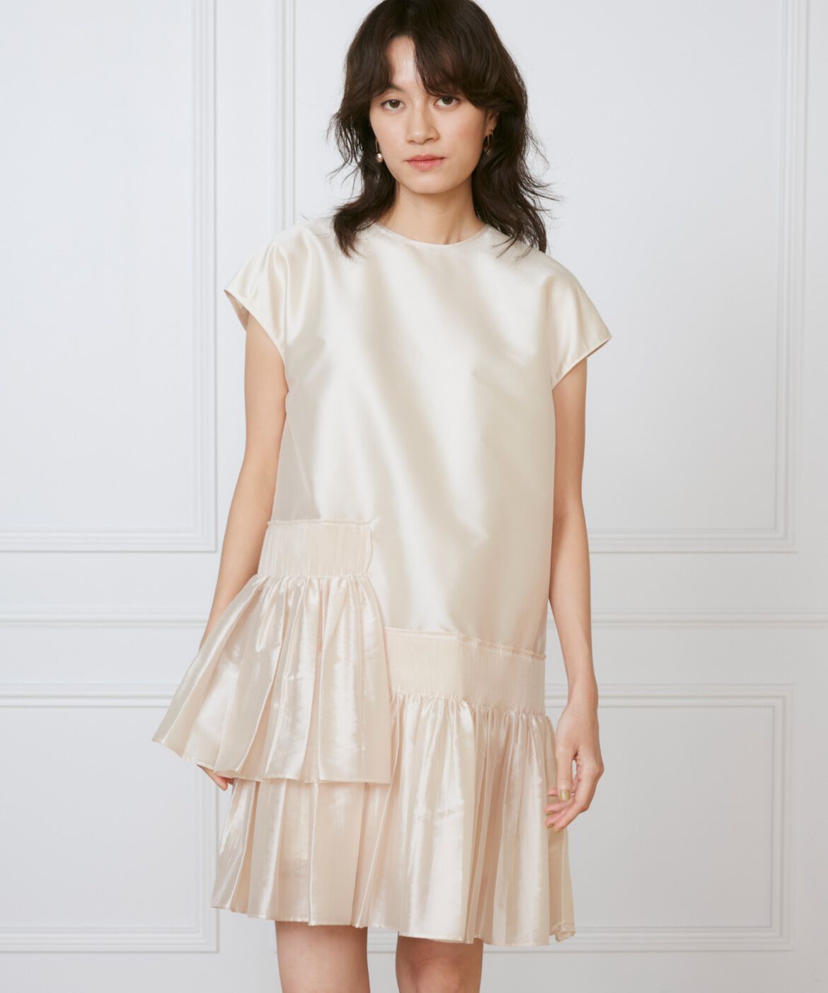 INED「シャーリングプリーツワンピース《la veille by SUPERIOR CLOSET》」|ワンピース|