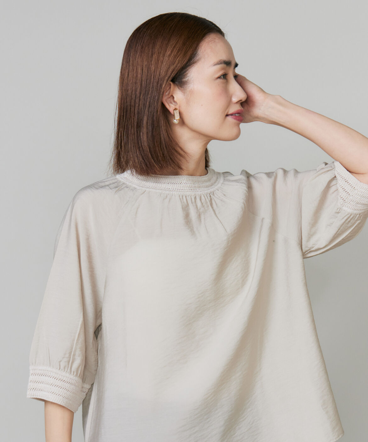 Le Souk「透かし柄ｺﾝﾋﾞﾈｰｼｮﾝﾌﾞﾗｳｽ|上品な透かし柄が映える涼やかで」|シャツ・ブラウス|