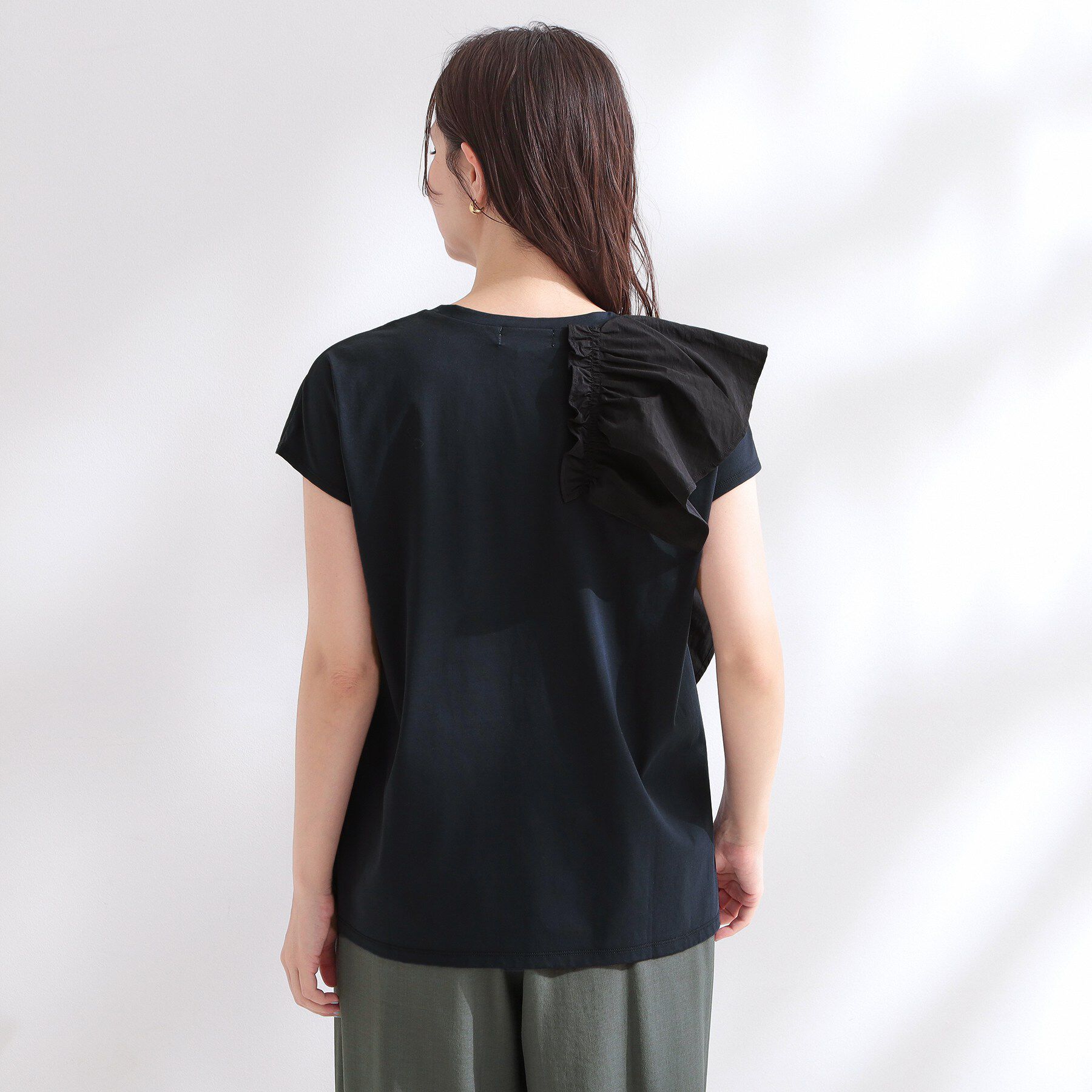 OPAQUE.CLIP「【UVケア／接触冷感】アシメフリルドッキングカットソー《洗濯機OK》」|Tシャツ・カットソー|