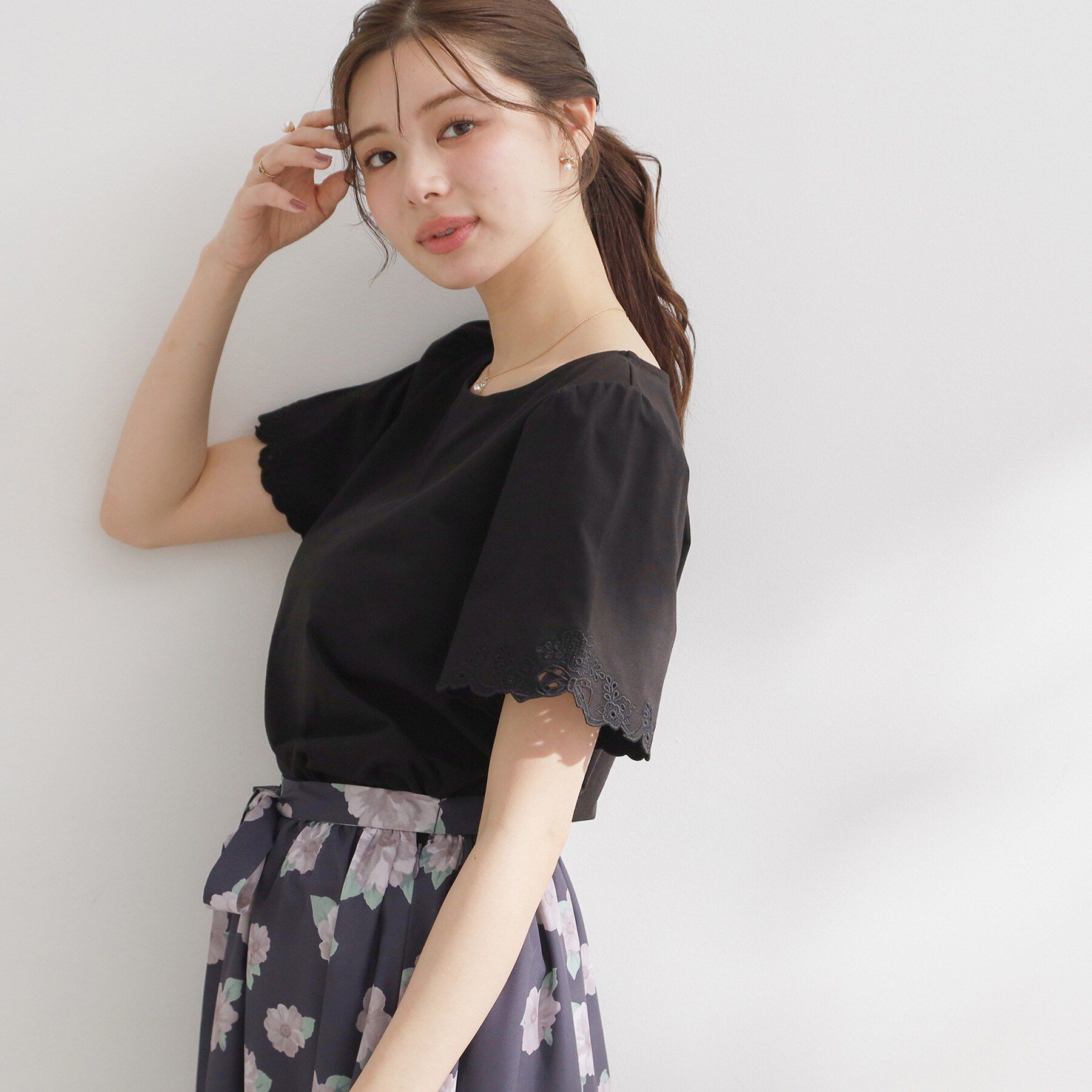 Couture broach「【接触冷感・UVカット・洗える】袖刺繍カットソー」|Tシャツ・カットソー|
