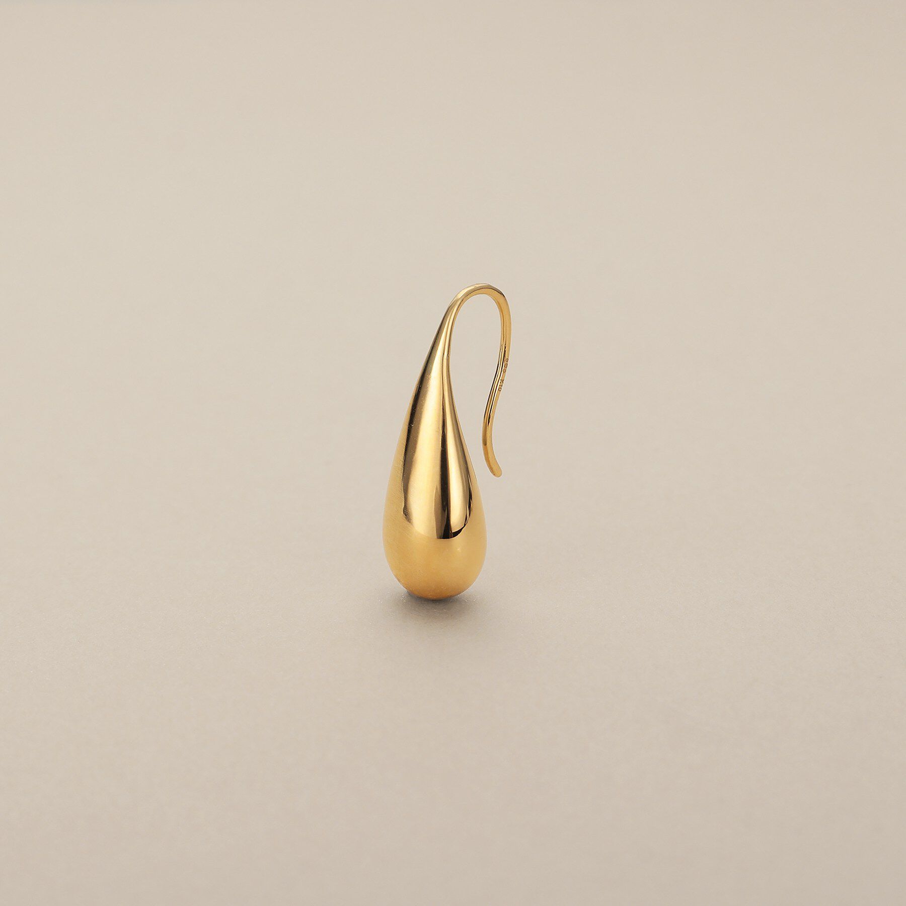 COCOSHNIK「K10中空ペアシェイプ フックピアス」|ピアス|