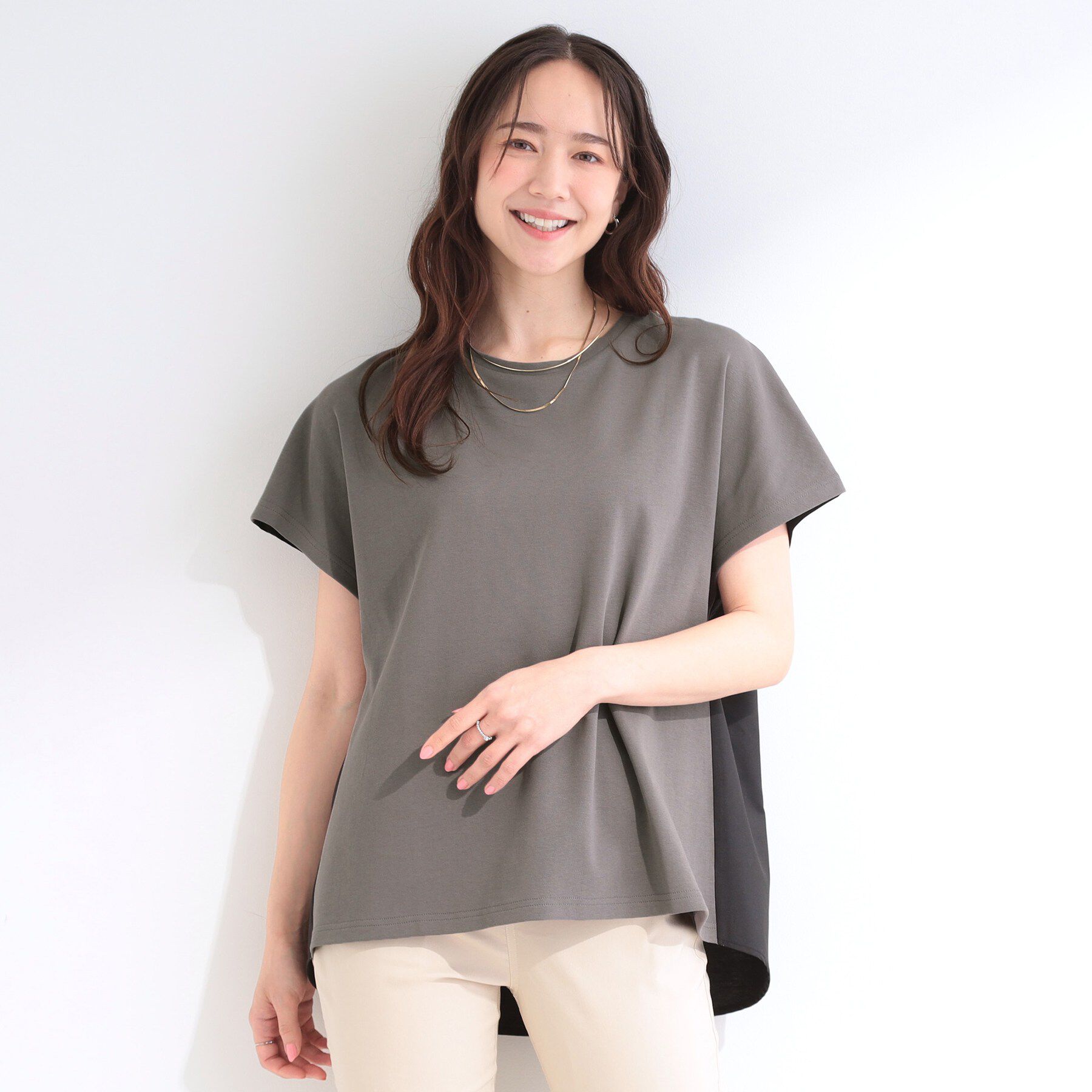 SHOO･LA･RUE「【体型カバー/S-LL】インせず着られる ひんやりシャツ素材切替Tシャツ」|Tシャツ・カットソー|