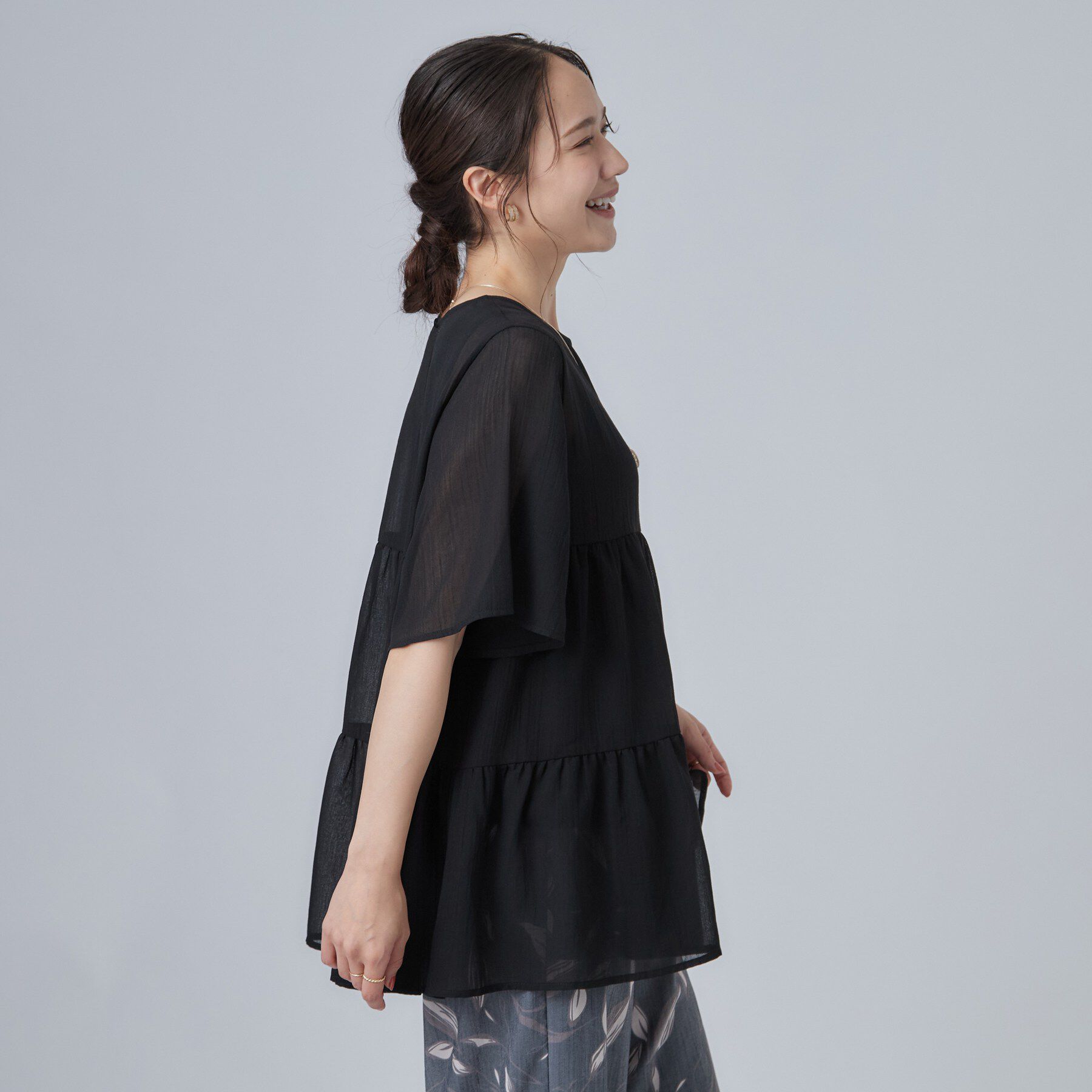 SHOO･LA･RUE「【洗濯機可/S-LL】インせず着られる シアー素材が上品なティアードブラウス」|シャツ・ブラウス|