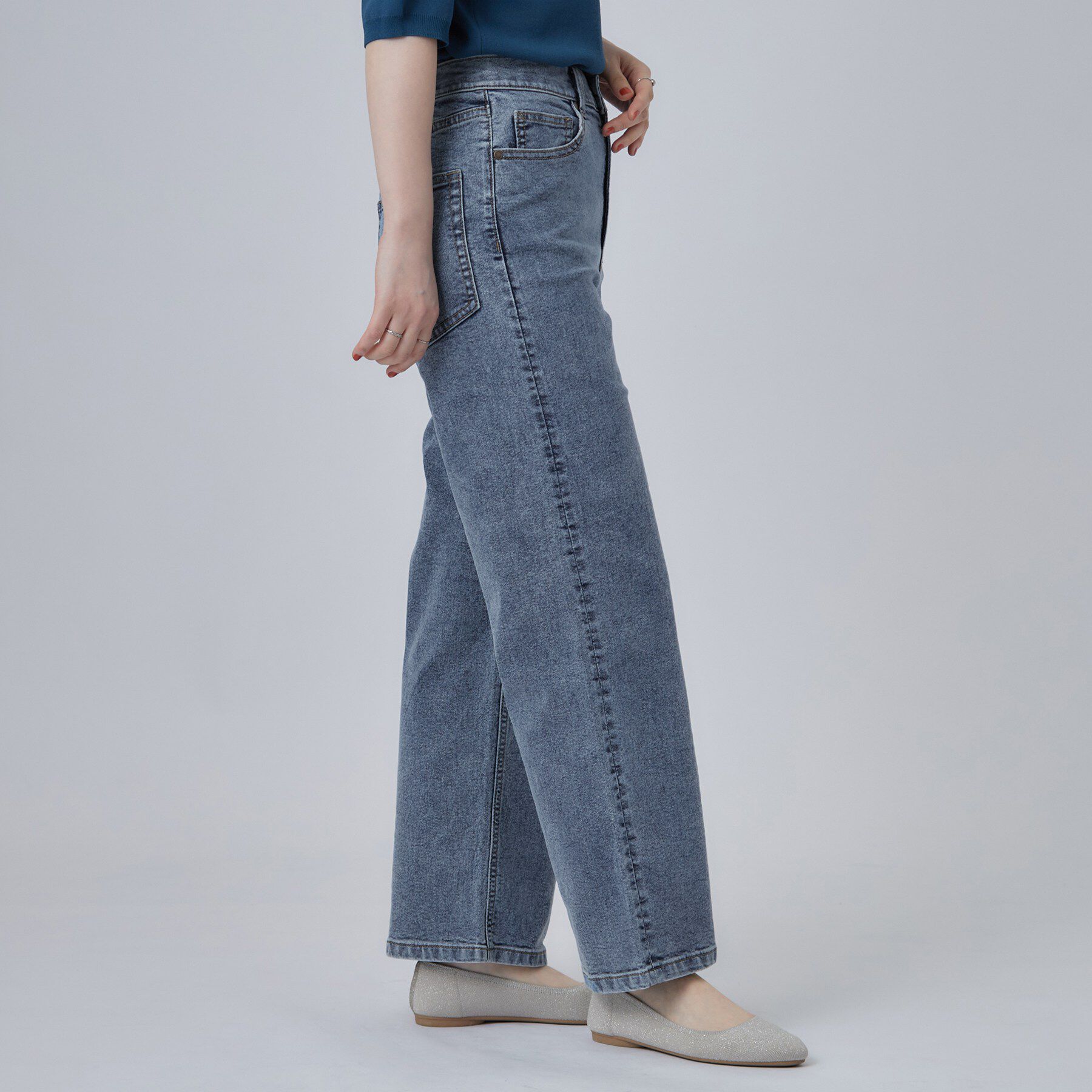 SHOO･LA･RUE「【ストレッチ／色落ちしにくいネイビー】脚がまっすぐきれいに見えるワイドストレートデニムパンツ」|デニム|