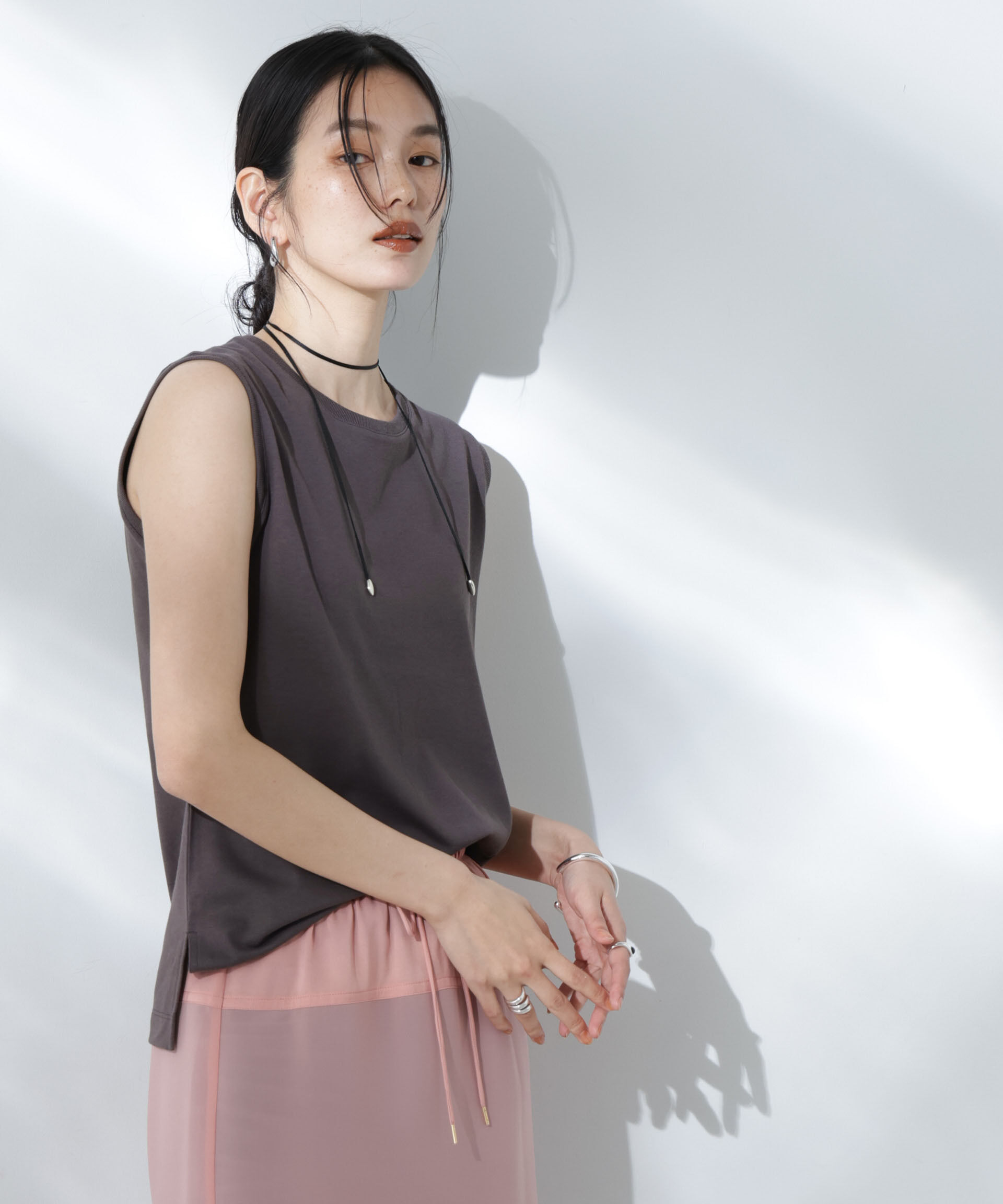 NANO universe「Anti Soaked(R) 汗染み防止ノースリーブTシャツ」|Tシャツ・カットソー|チャコール3