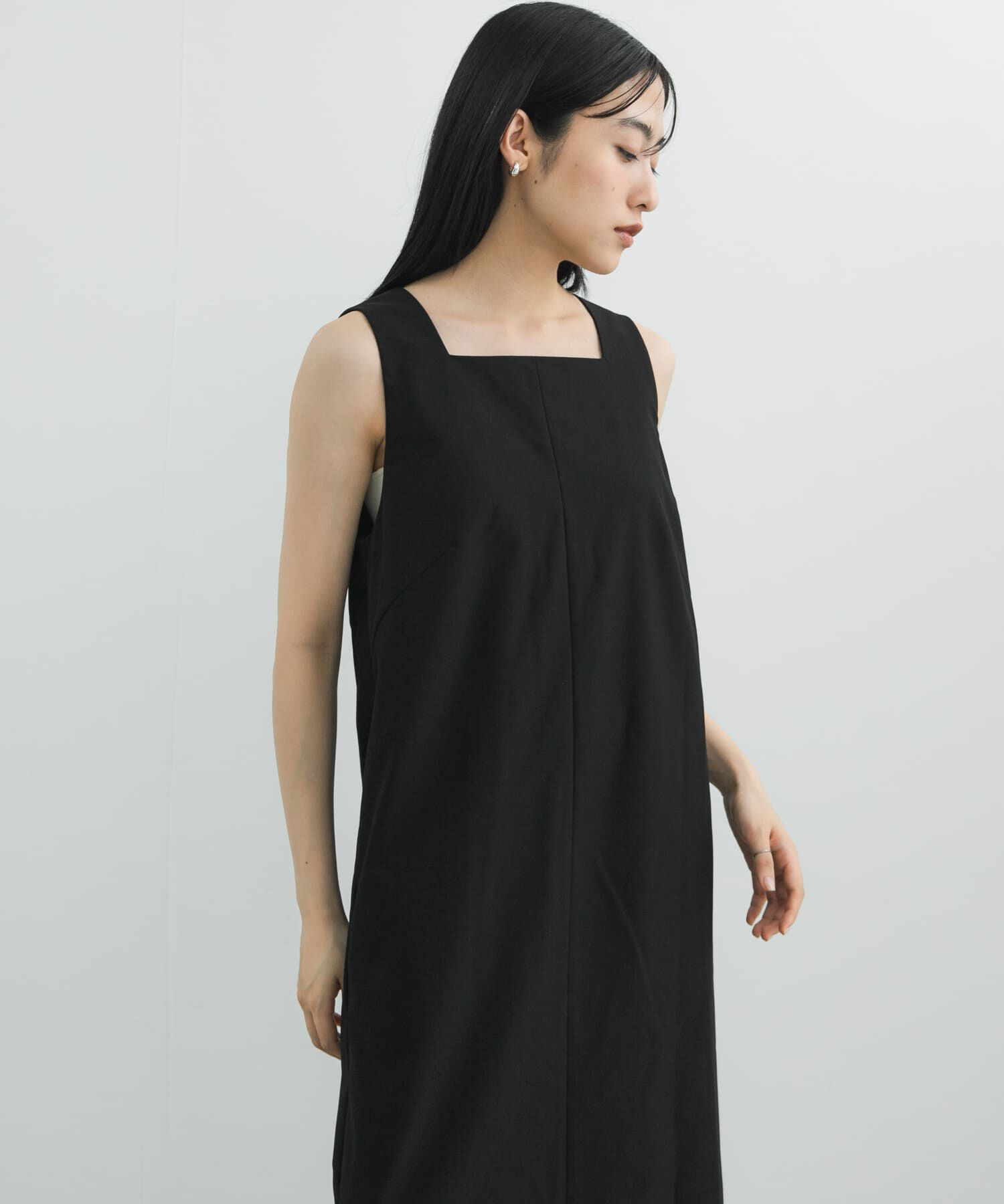  「『WEB限定』バックオープンIラインワンピース」|ワンピース|