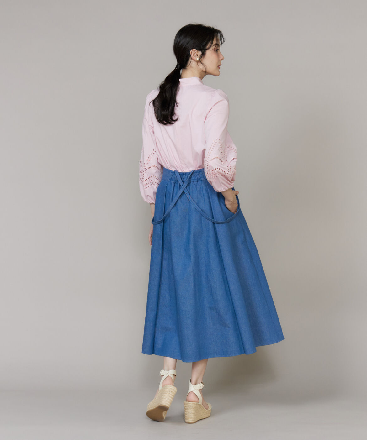 Maglie le cassetto「《ﾌﾟﾗｽｻｲｽﾞ》《WEB･POPUP限定》ｻｽﾍﾟﾝﾀﾞｰ付きﾃﾞﾆﾑﾀ  」|フレア|