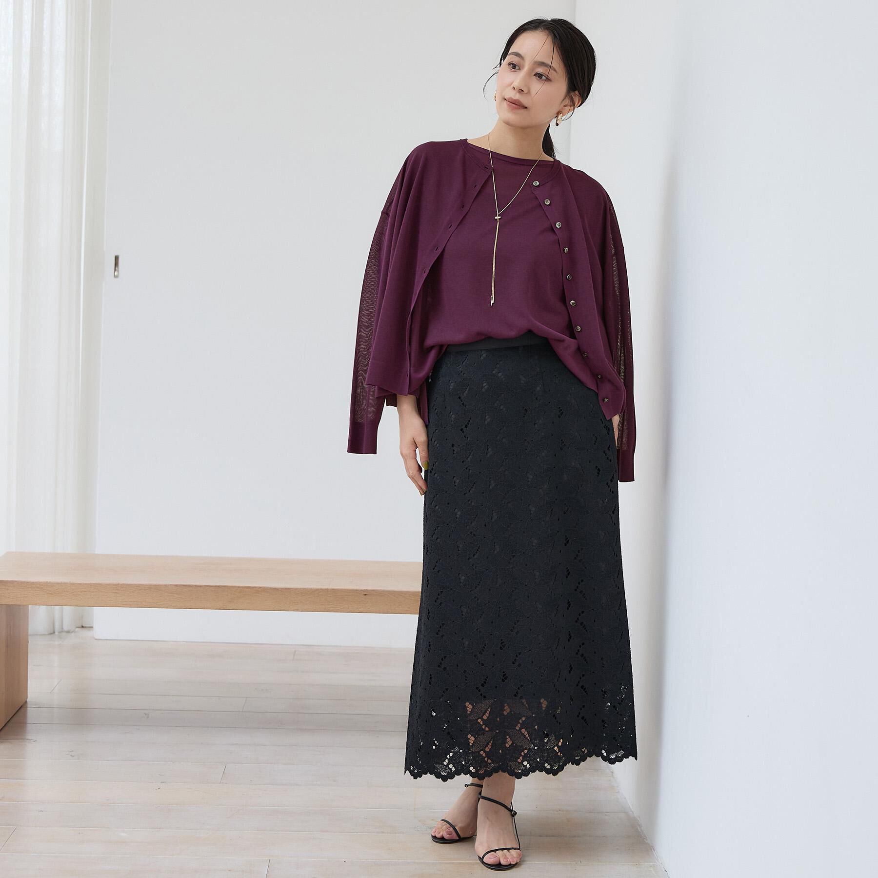 UNTITLED「【アンサンブル可/品のある透け感】Tシャツ風ニットトップス」|ニット・セーター|